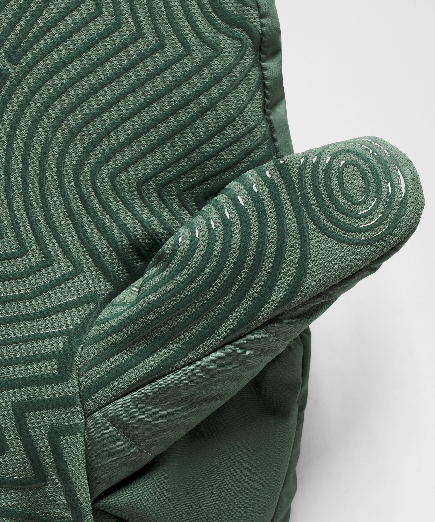 Team Canada Wunder Puff Mittens *COC Logo