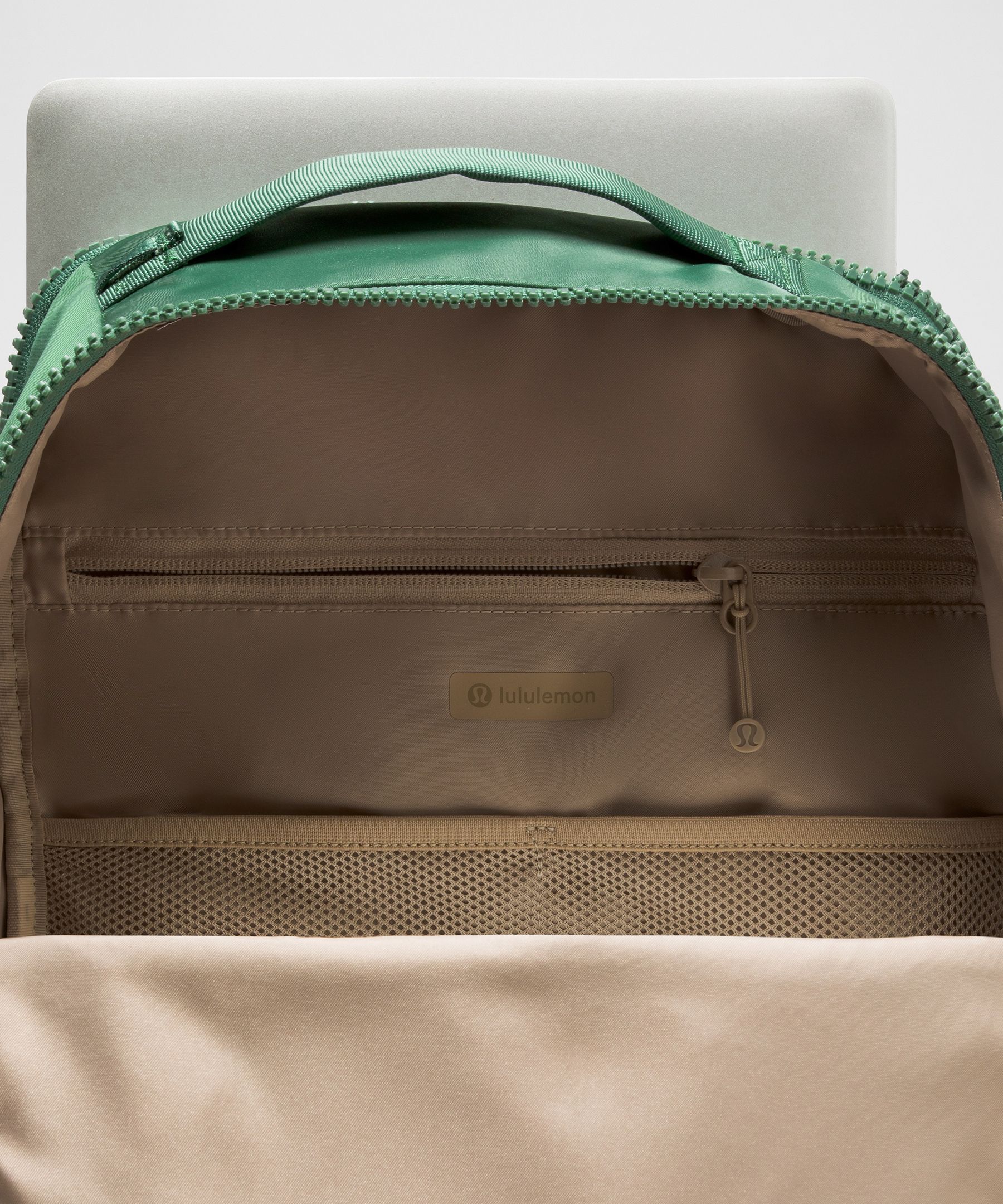 Everyday Backpack 21L