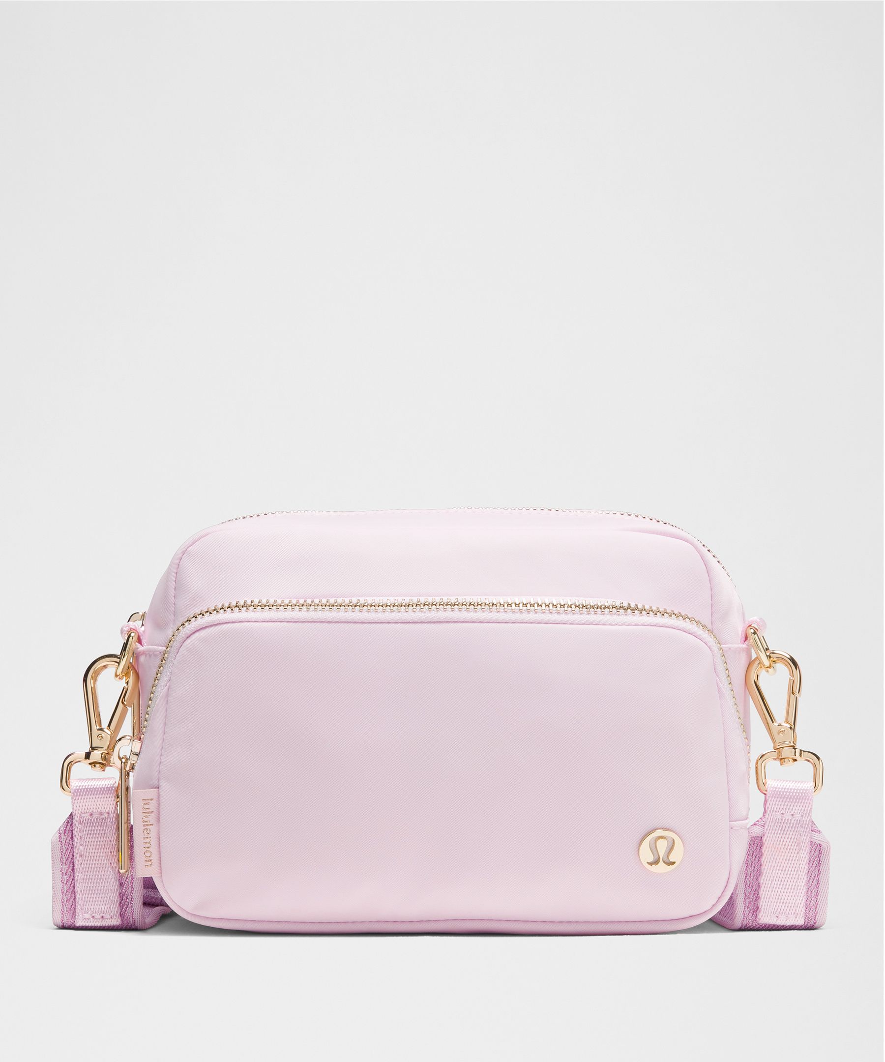 Everywhere クロスボディバッグ 2L *メタリックワードマーク | バッグ