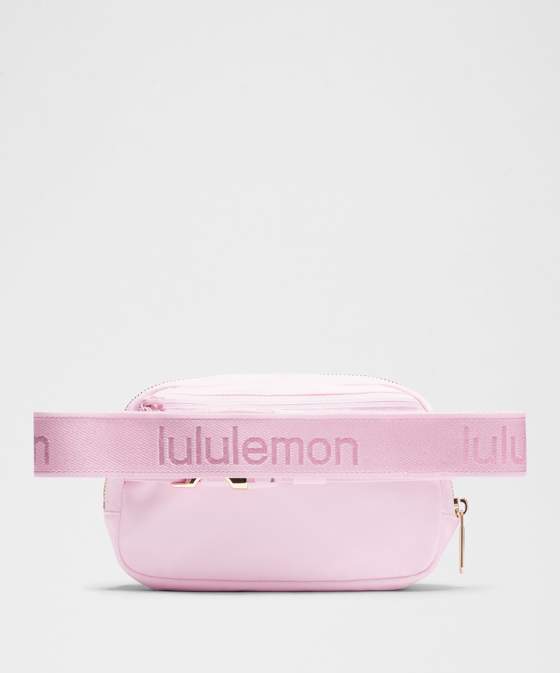 Everywhere ベルトバッグ 1L *メタリックワードマーク | バッグ