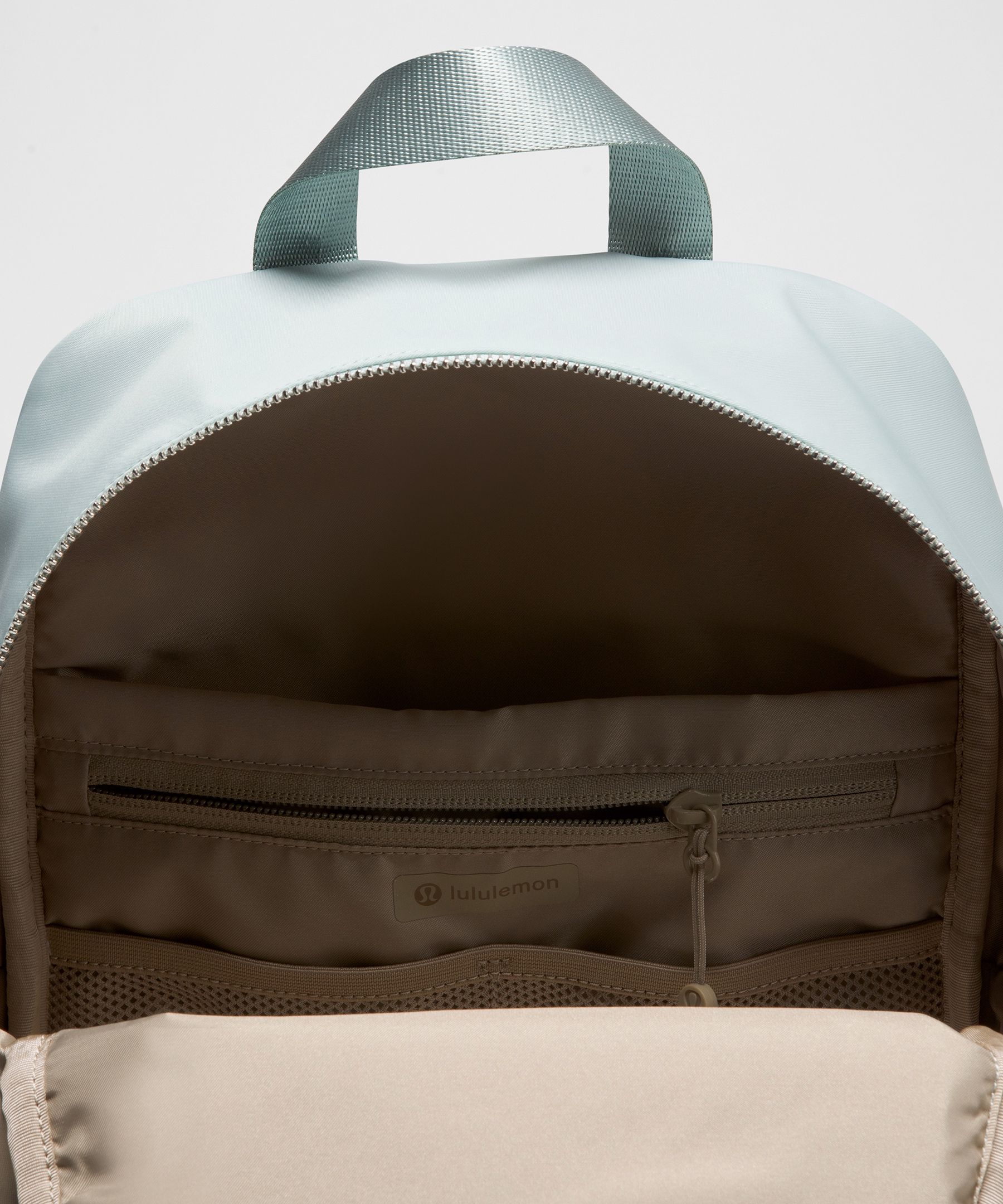 Everywhere Backpack Small 11.5L *Metal Hardware