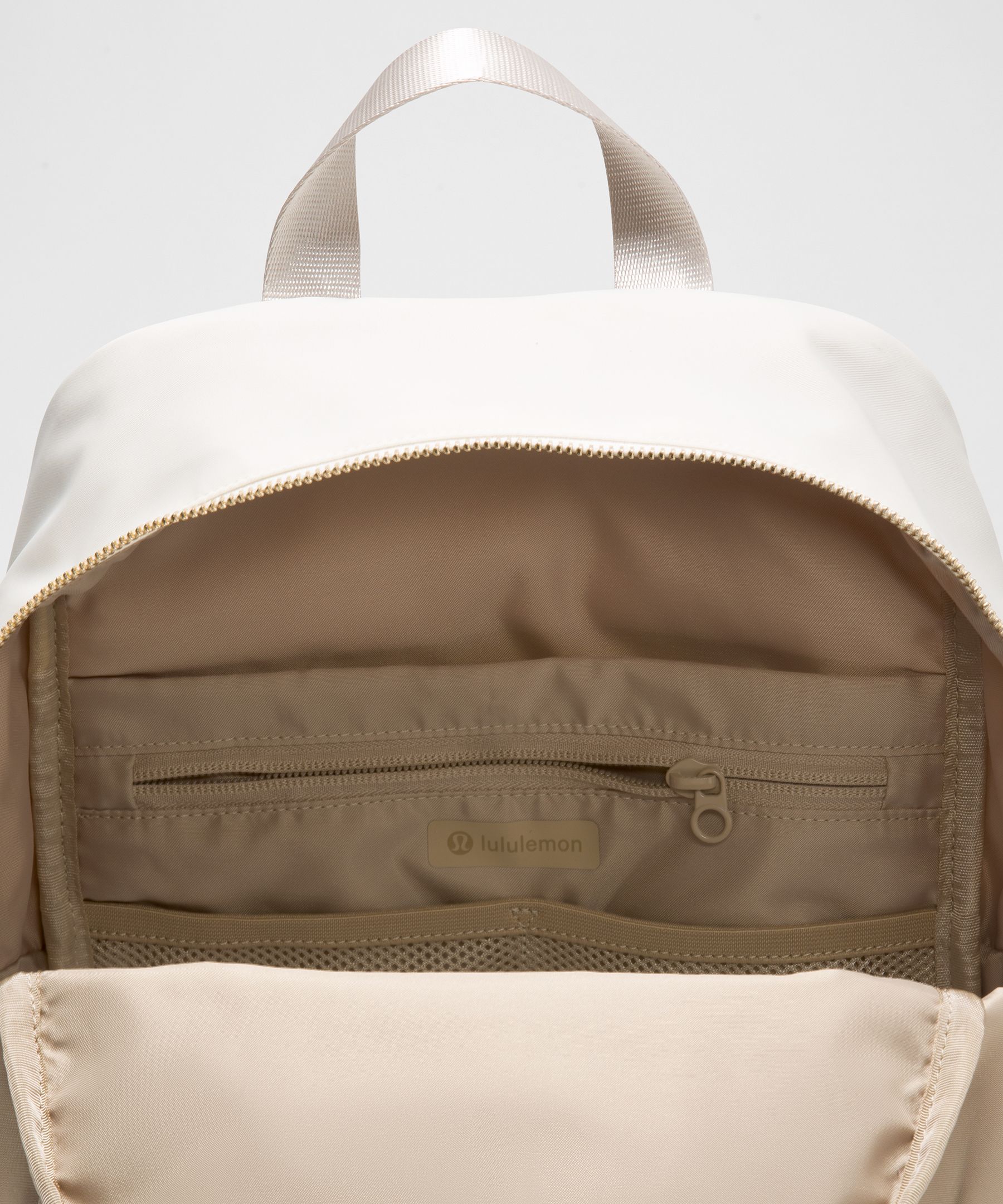 Everywhere Backpack Small 11.5L *Metal Hardware