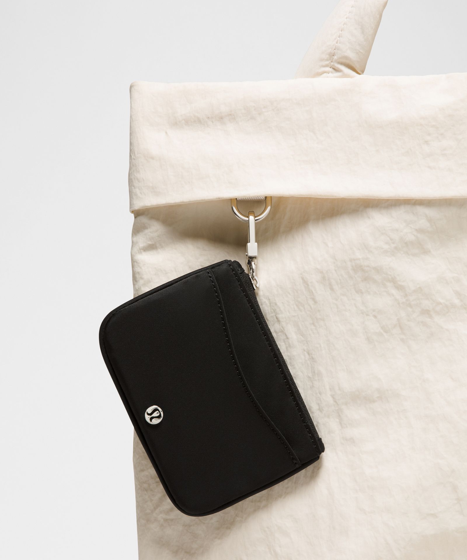 Держатель для карт Lululemon Clippable Card Holder — фото 2