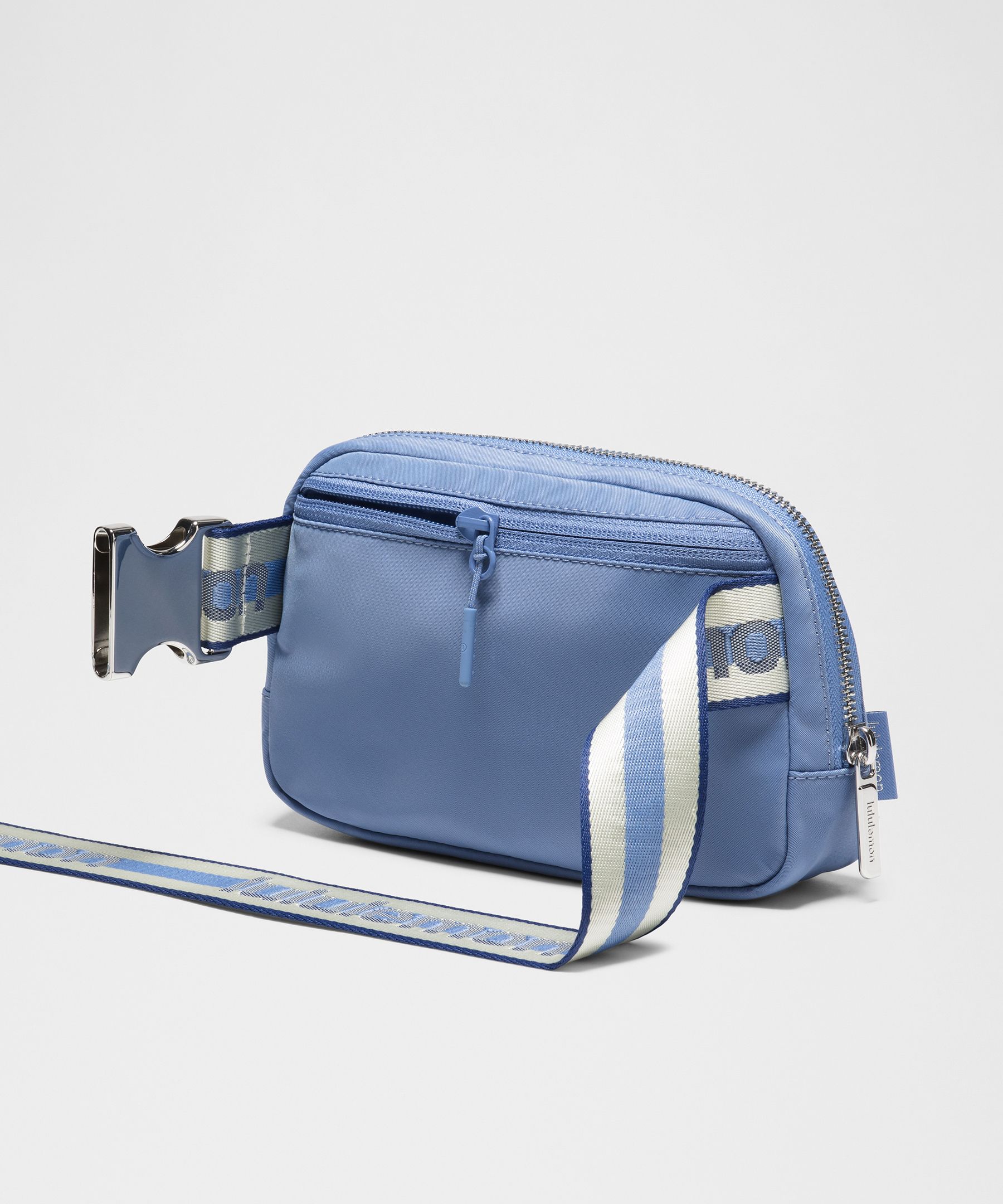 Everywhere Belt Bag 1L *Striped Wordmark