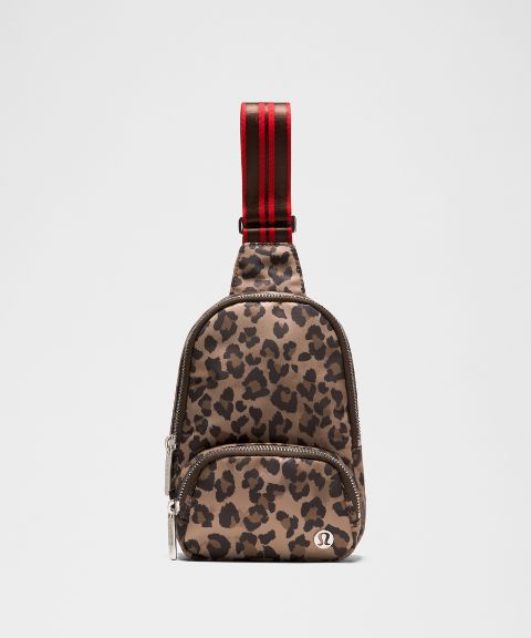 Сумка-слинг Lululemon Everywhere Small Leopard, 2 л