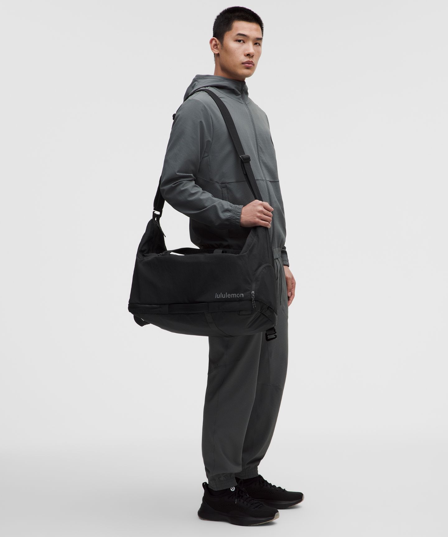 Спортивная сумка Lululemon 3-in-1 Gym Duffle Large 35 л, цвет: Чёрный / Оникс серый — фото 2