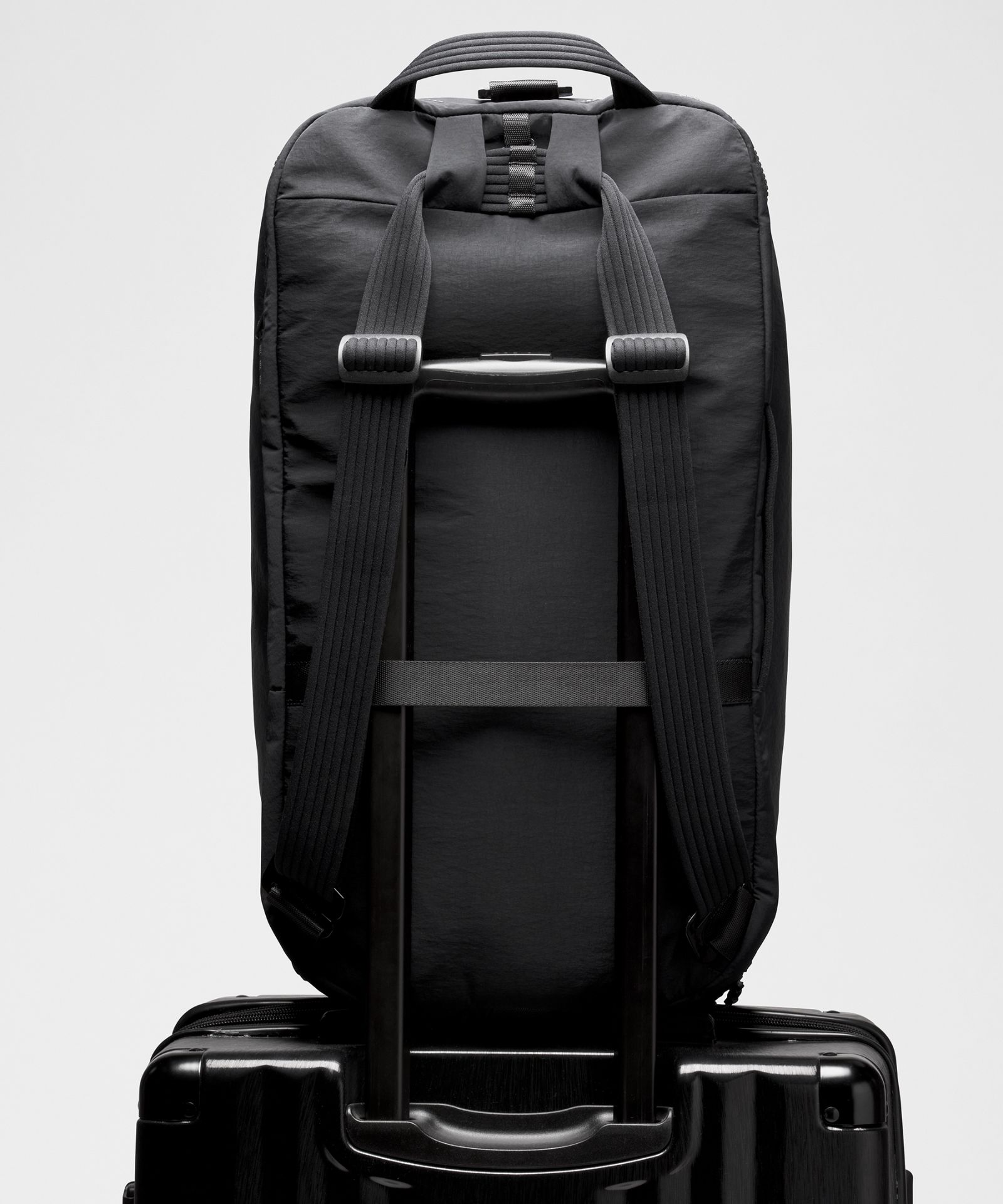 Спортивная сумка Lululemon 3-in-1 Gym Duffle Large 35 л — фото 11