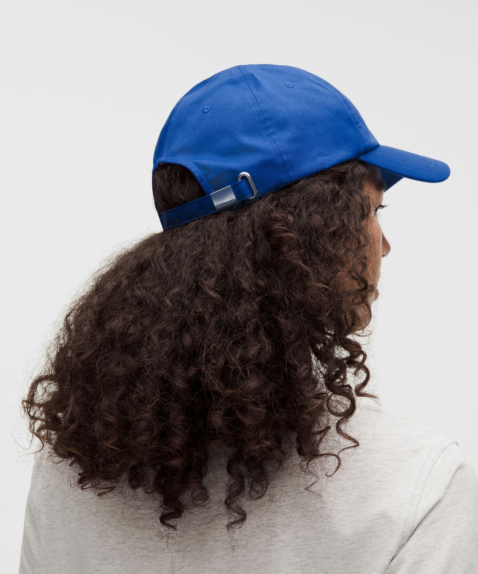 Женская бейсболка Lululemon Classic Ball Cap — фото 3