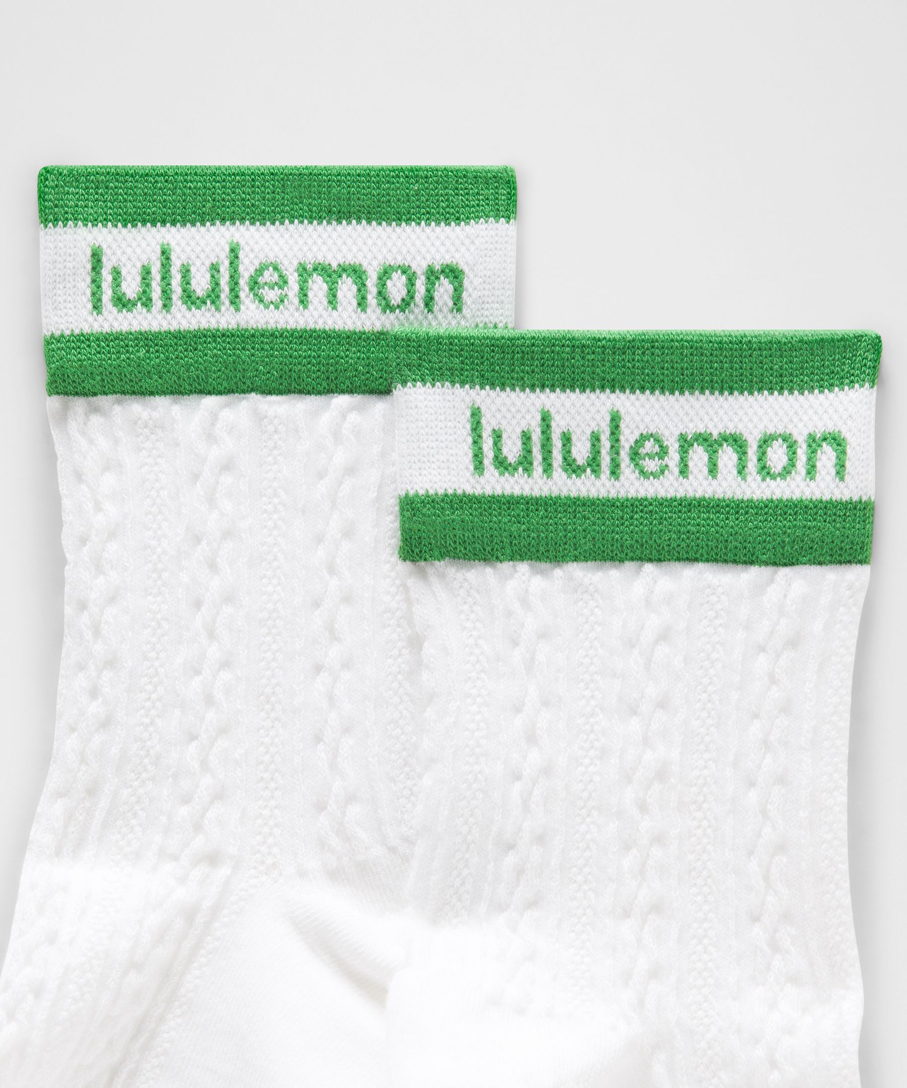 Calcetines unisex arriba del tobillo con tejido trenzado