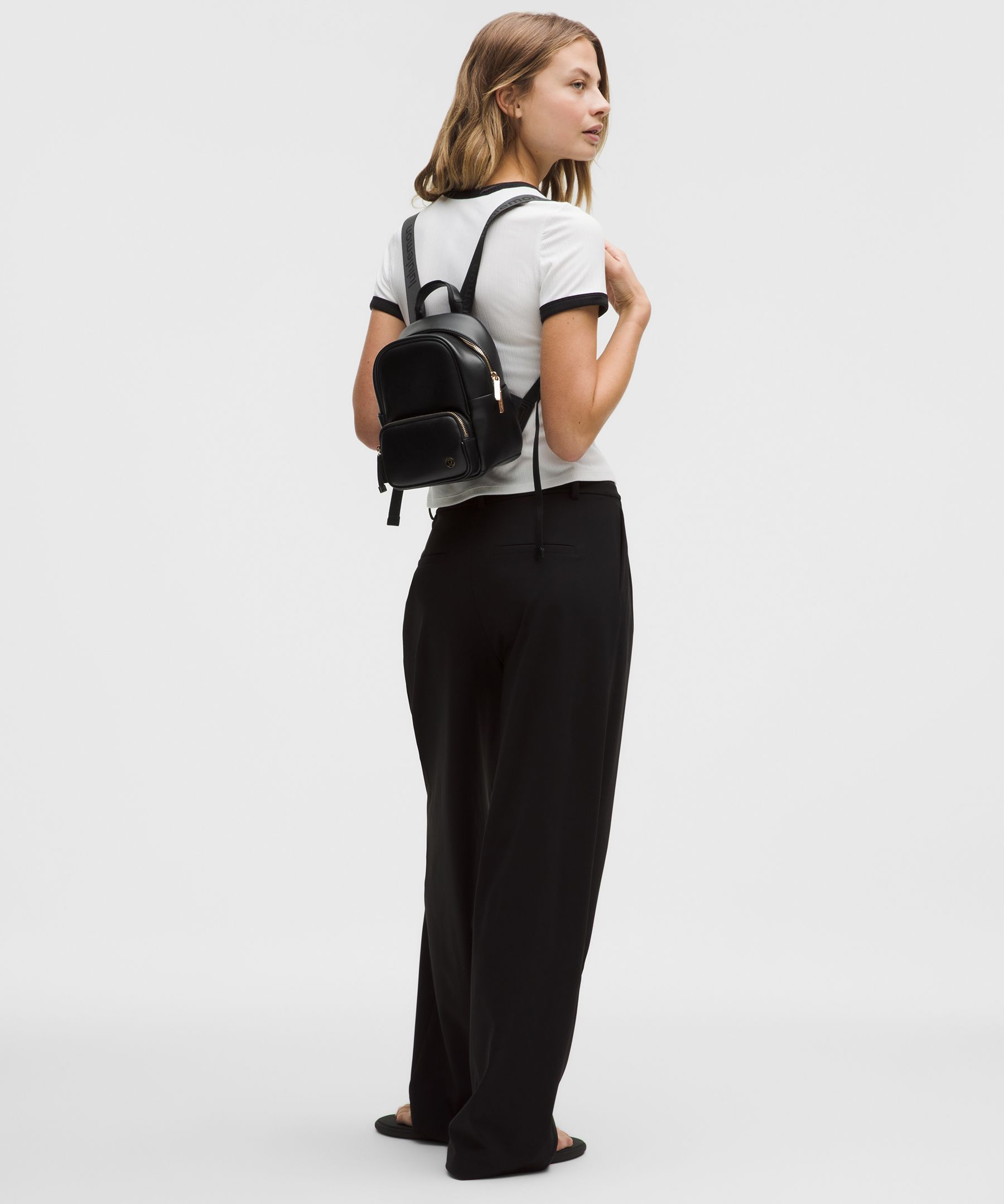 Mini mochila Everywhere 4L *Piel alternativa lisa