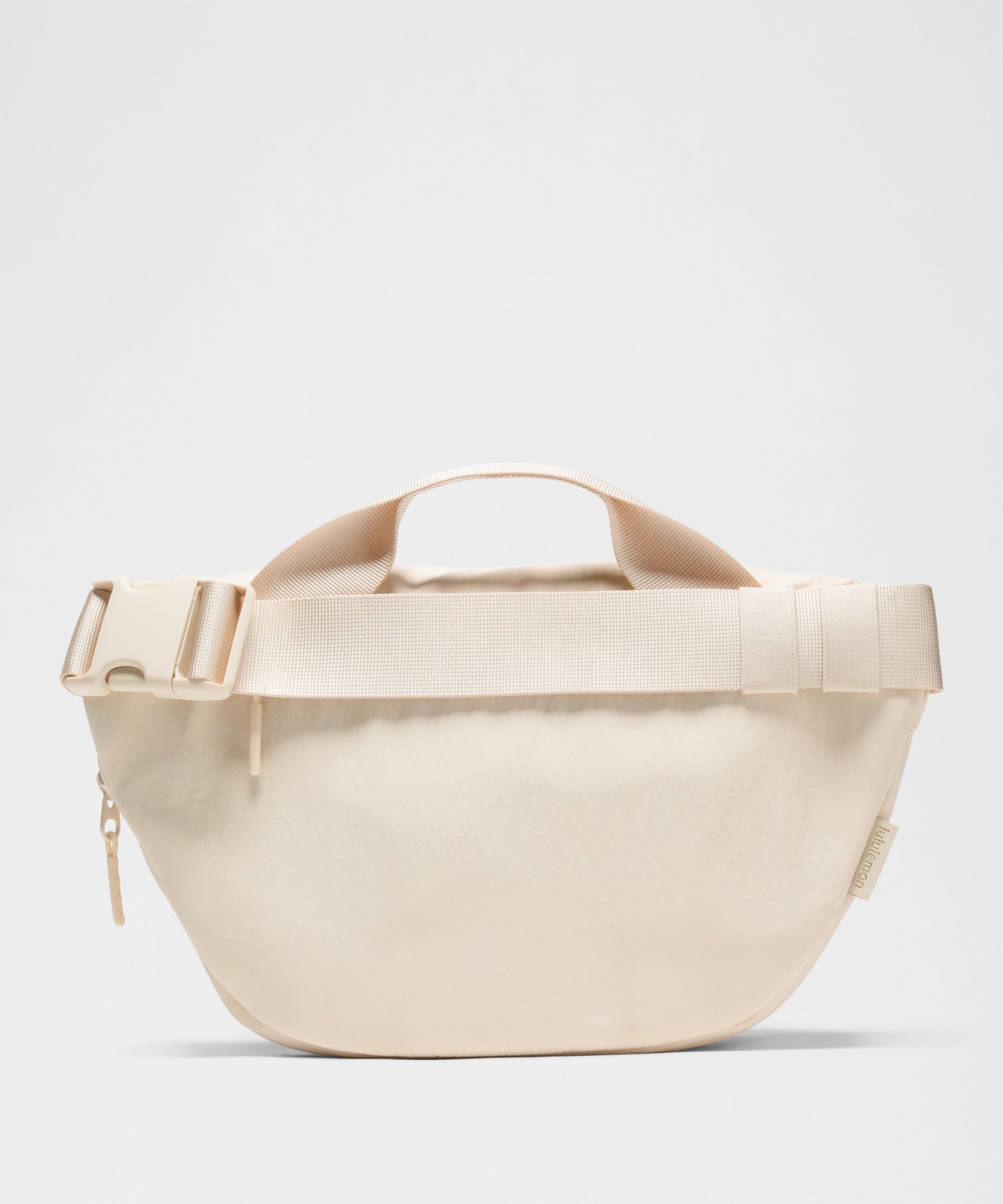 ニューイヤー カーブ クロスボディバッグ 3L | バッグ | Lululemon JP