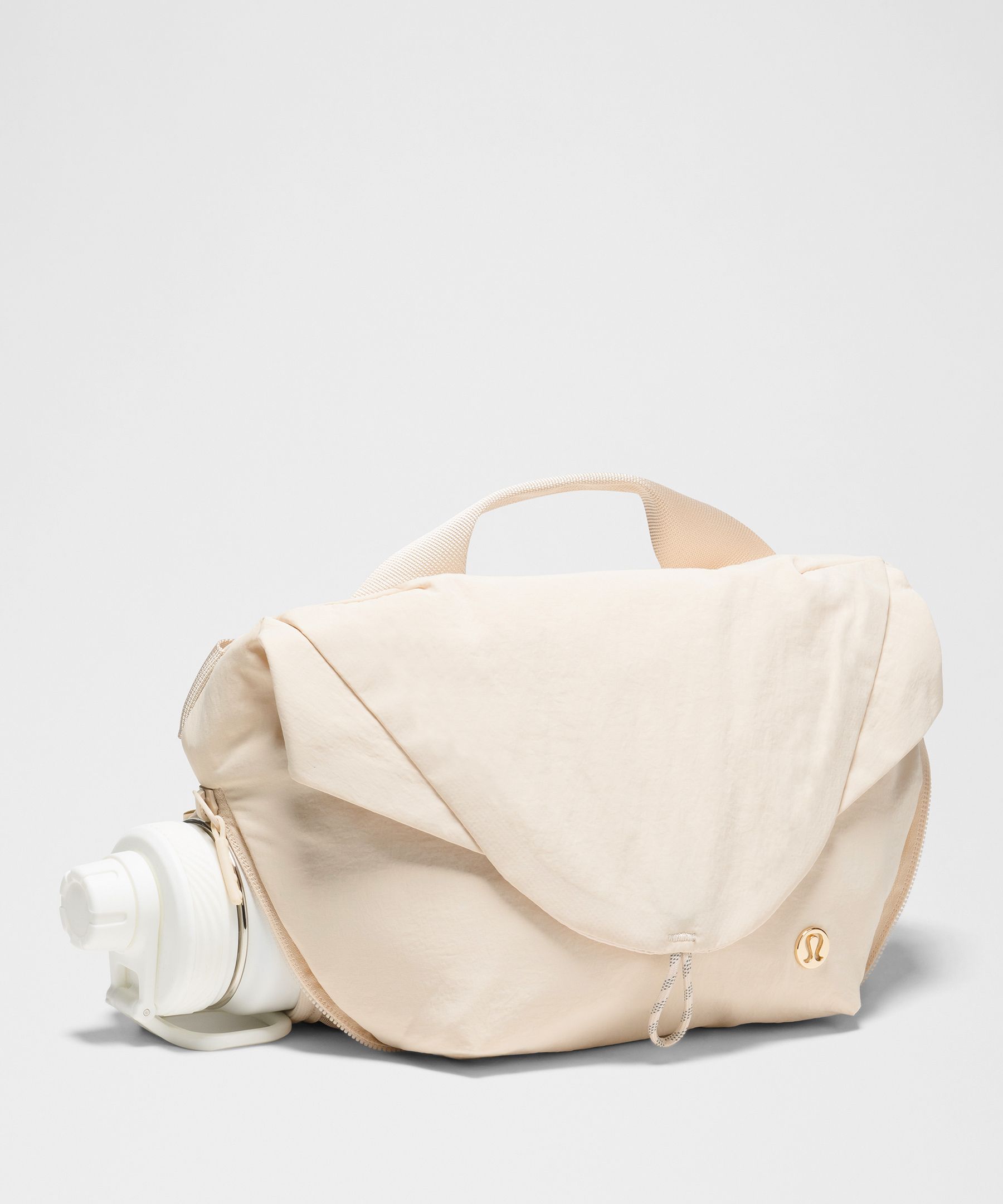 ニューイヤー カーブ クロスボディバッグ 3L | バッグ | Lululemon JP
