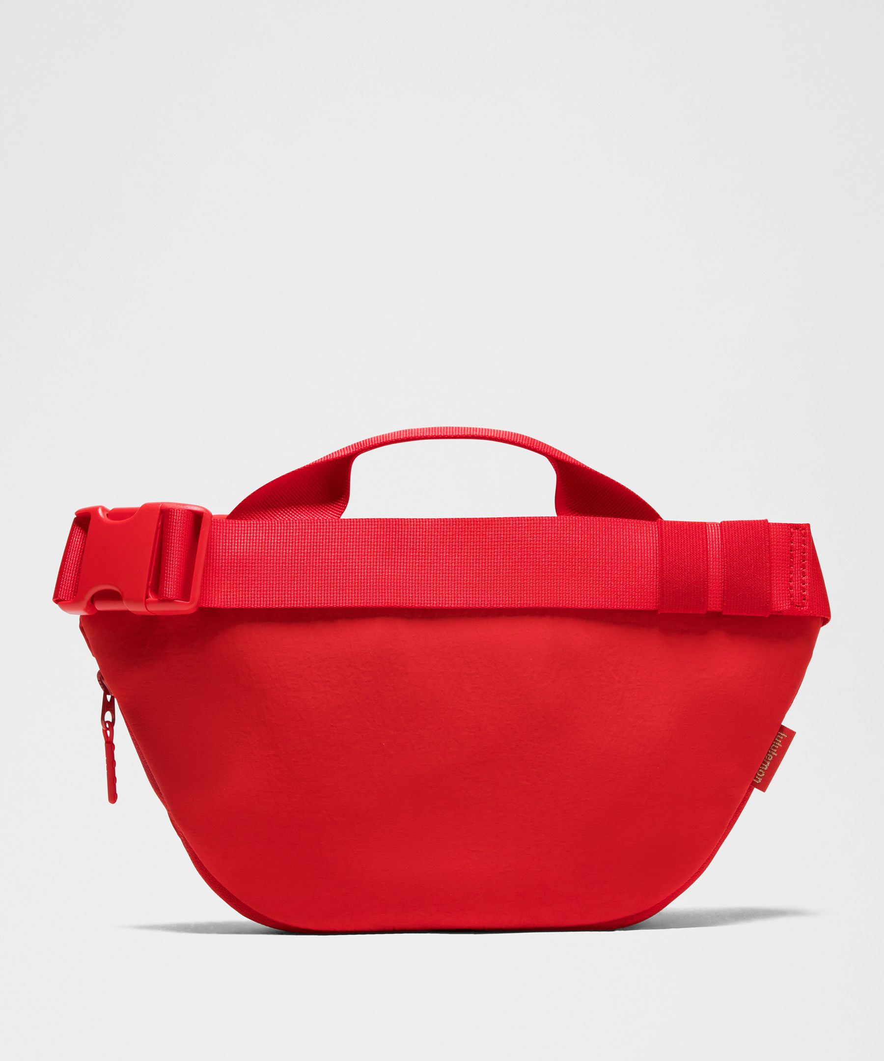 ニューイヤー カーブ クロスボディバッグ 3L | バッグ | Lululemon JP