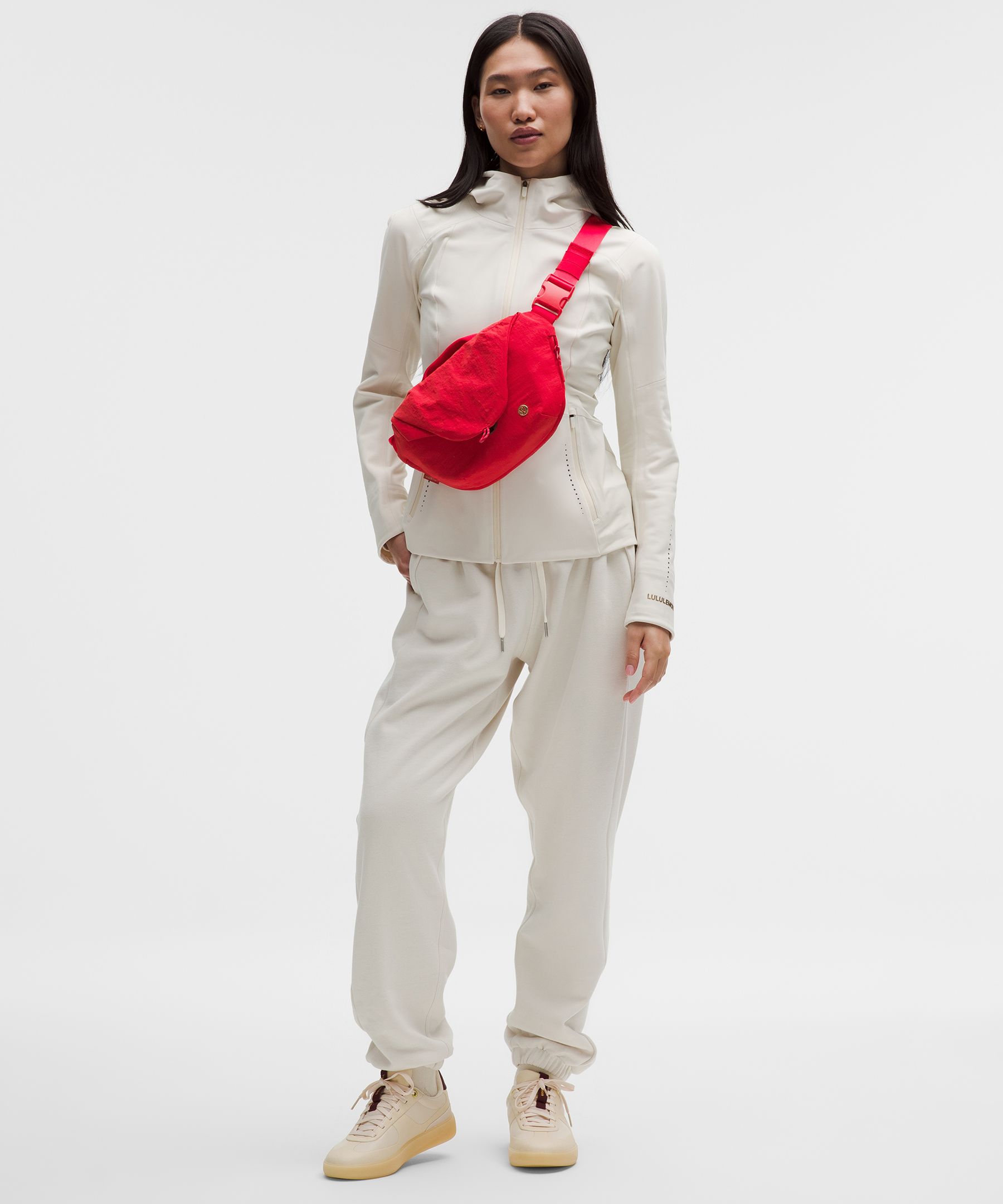 ニューイヤー カーブ クロスボディバッグ 3L | バッグ | Lululemon JP