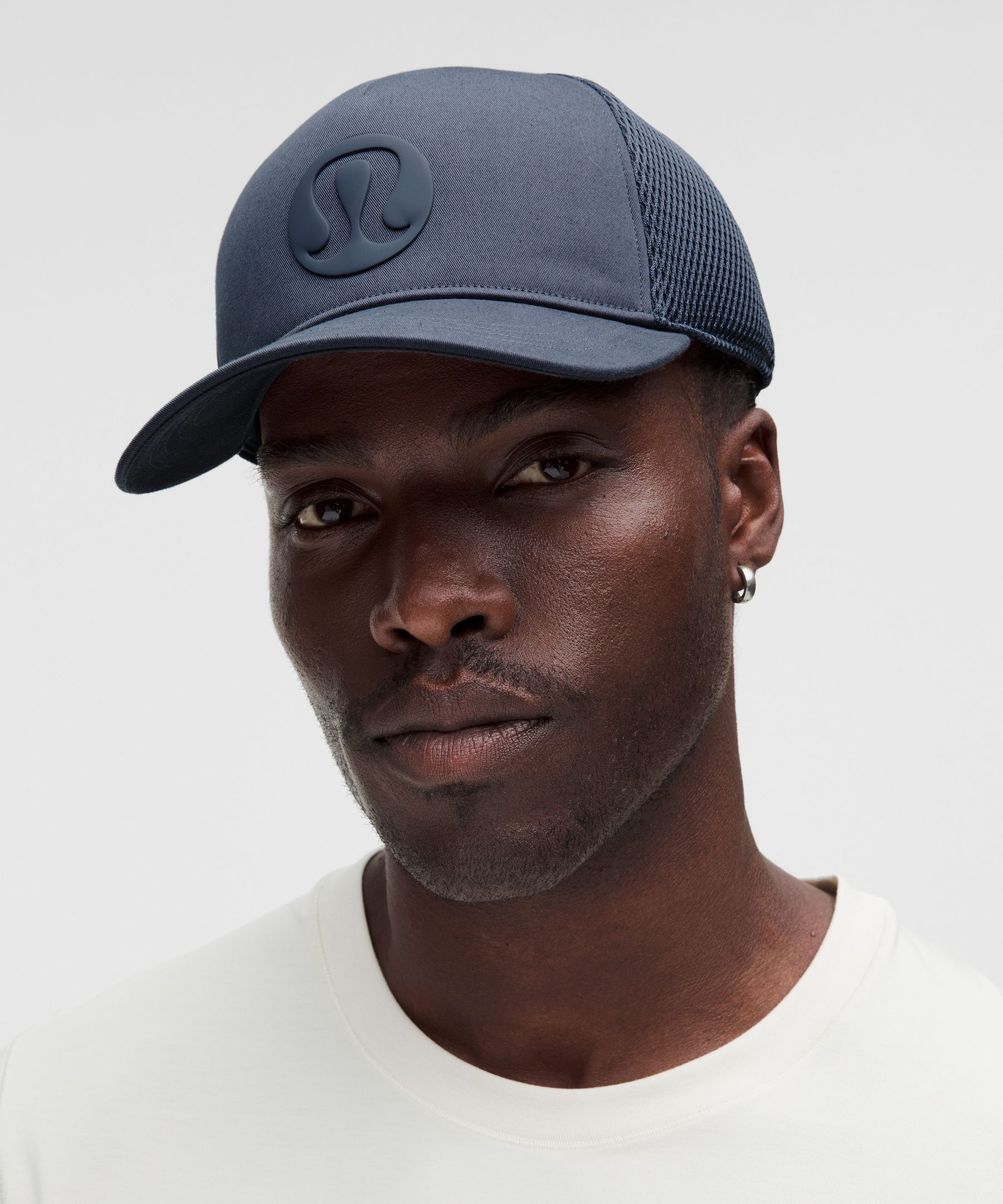 Gorra tipo Trucker * Con logo