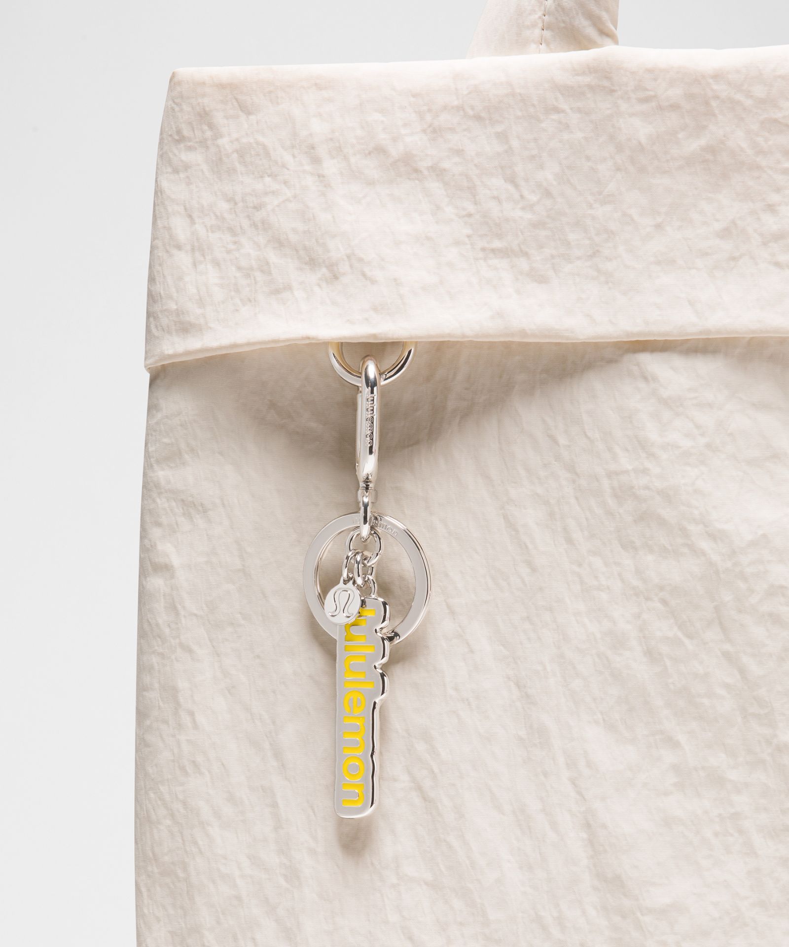 Брелоки Lululemon Metal Keychain — фото 2