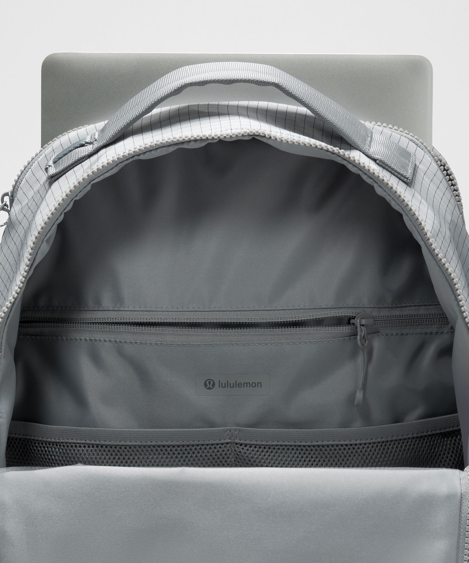 New Crew Backpack 22L *Ripstop