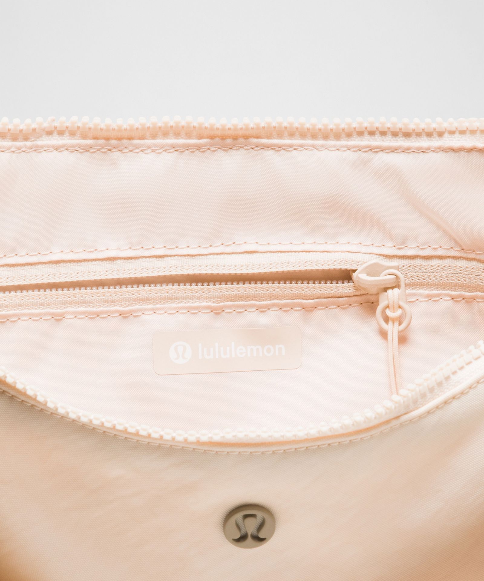 Сумка-слинг Lululemon Slouchy Paracord, 6 л — фото 5