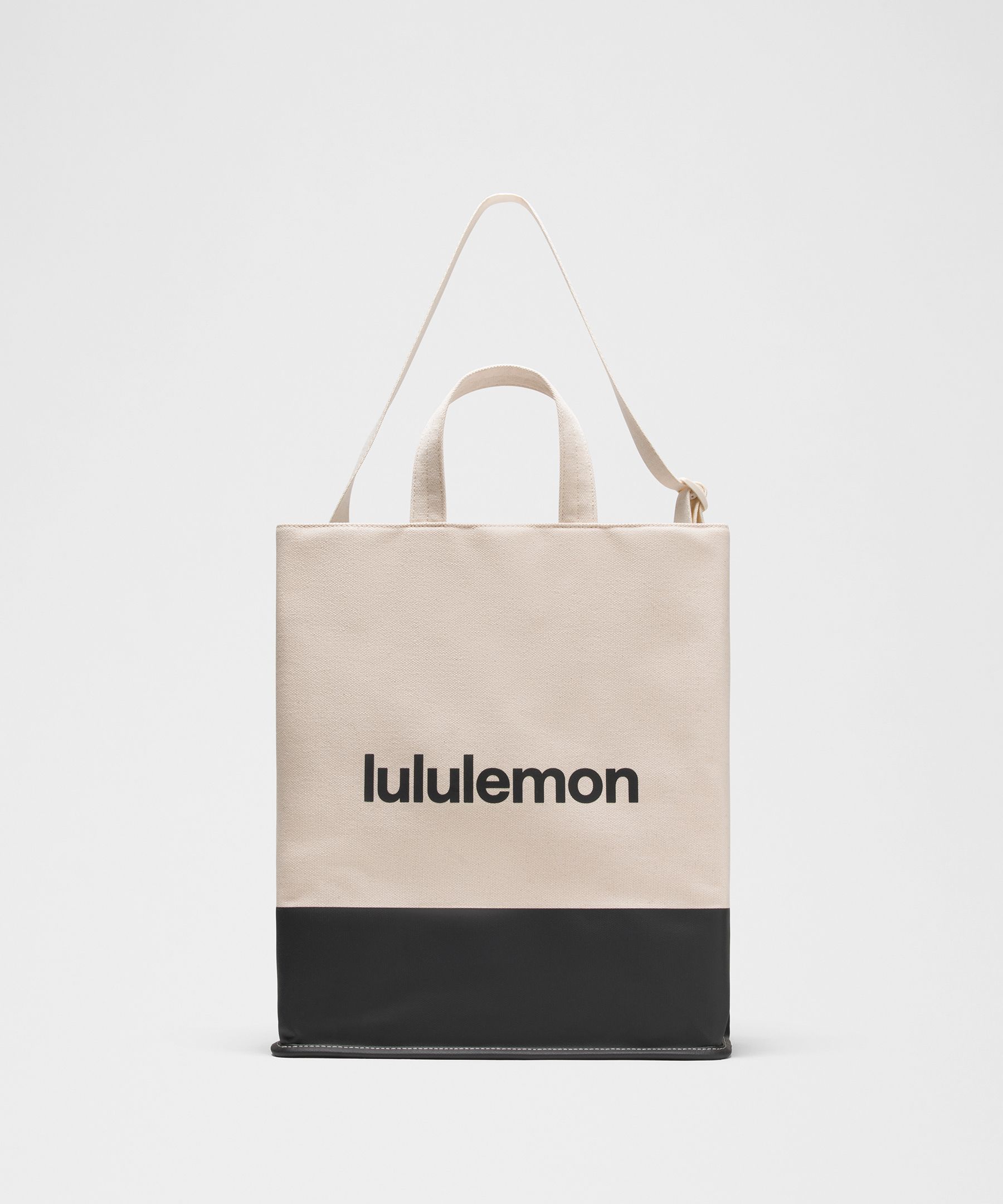 lululemon – Canvas Market Tote Bag 19L – Color Black/White