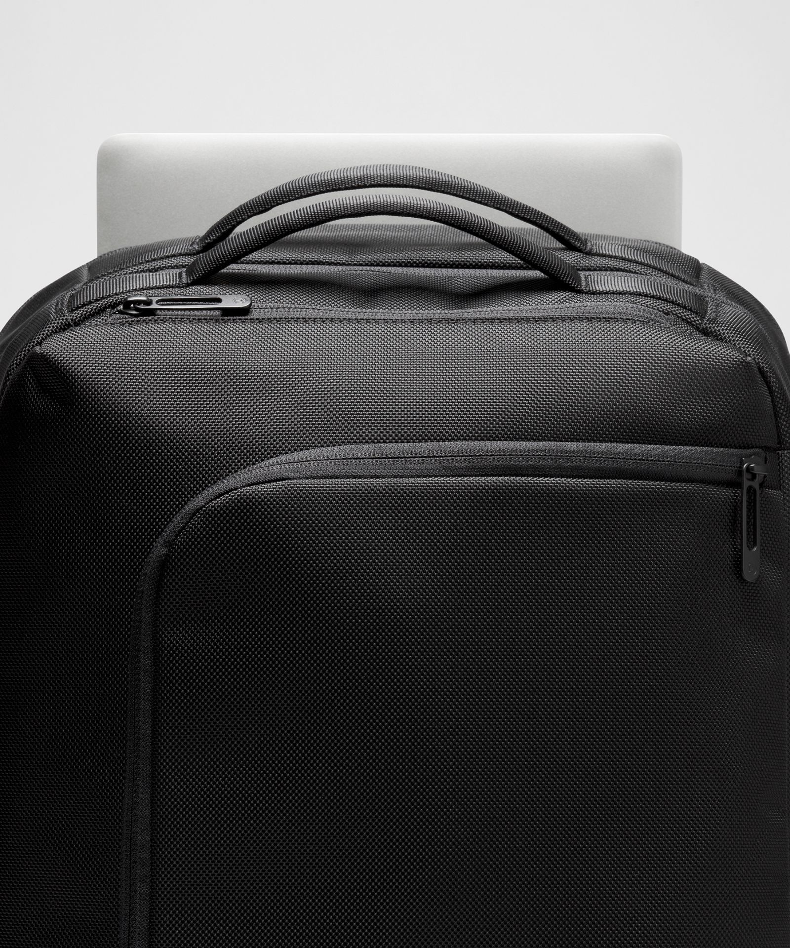 Рюкзак Lululemon Cruiser Travel объёмом 35 л — фото 5