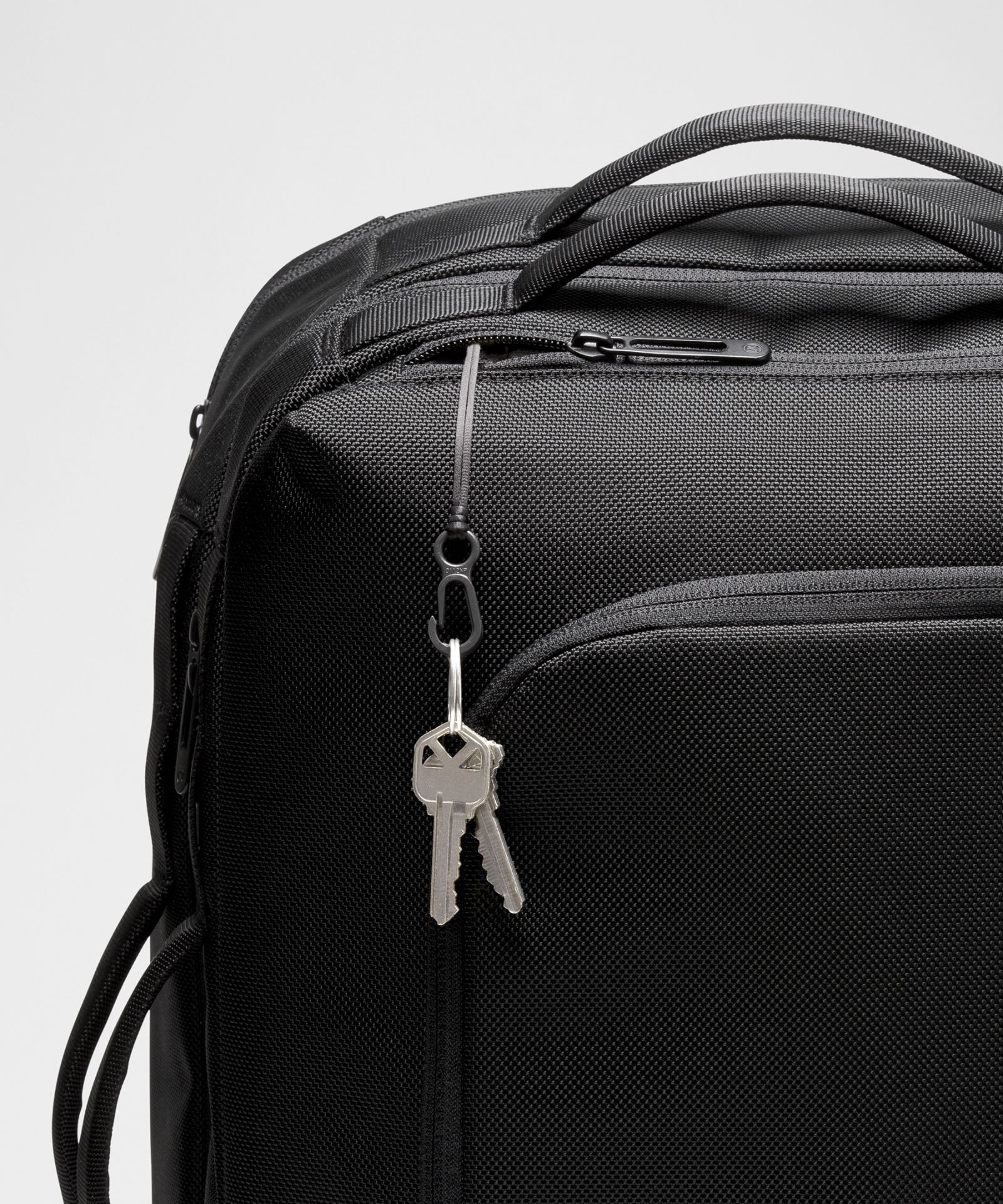 Рюкзак Lululemon Cruiser Travel объёмом 35 л — фото 9