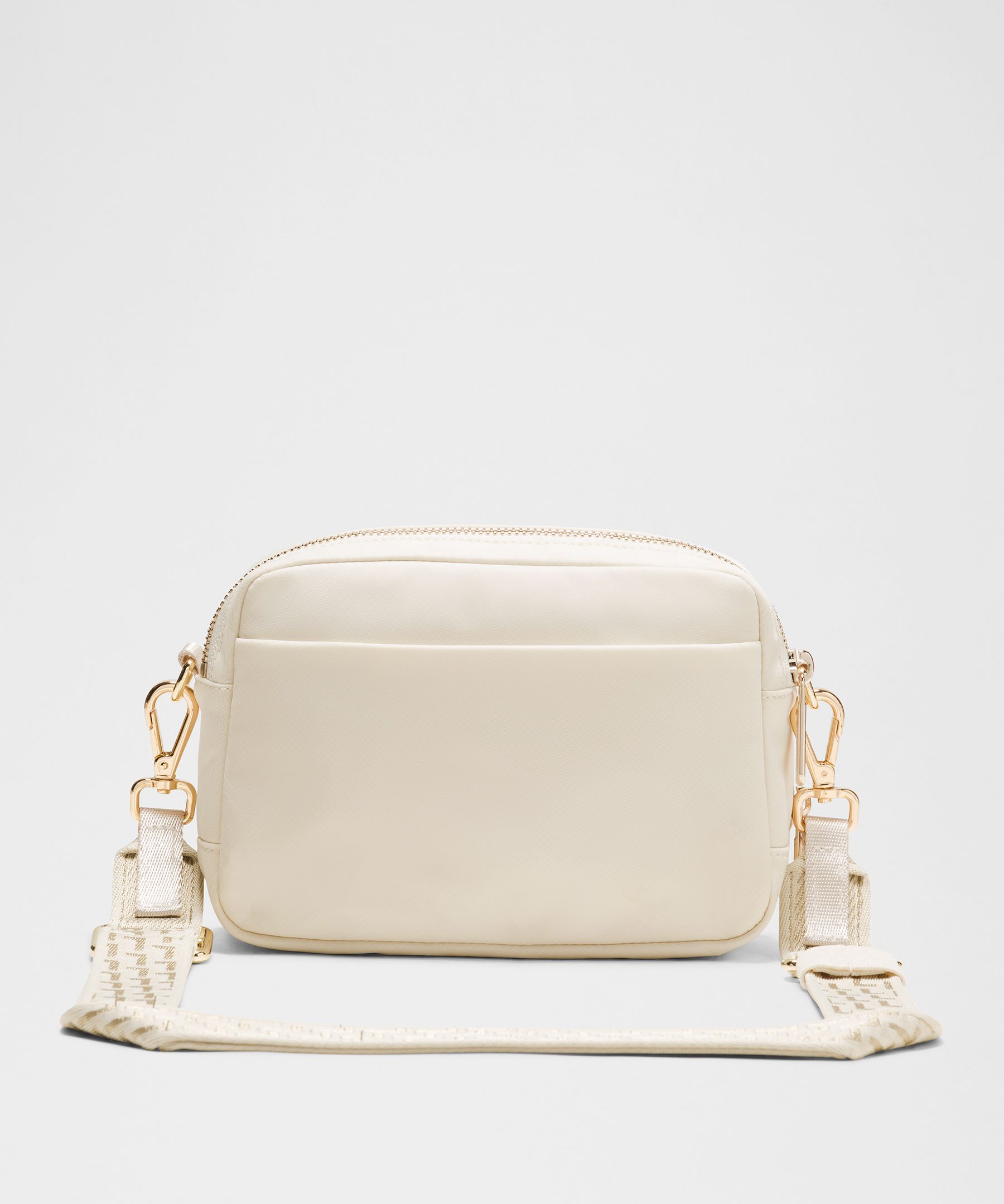 Lululemon Everywhere Crossbody Bag 2l