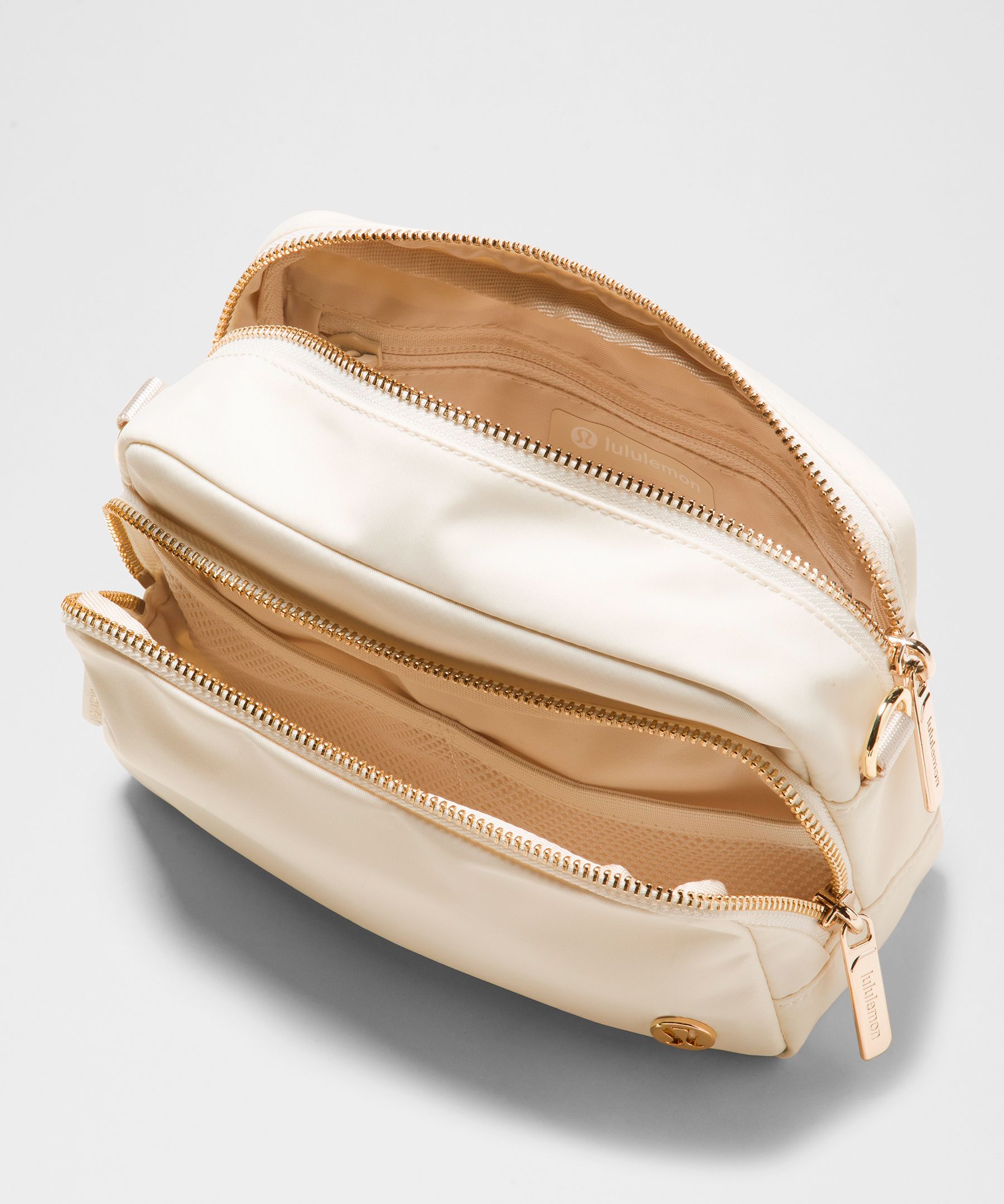 Lululemon Everywhere Crossbody Bag 2l