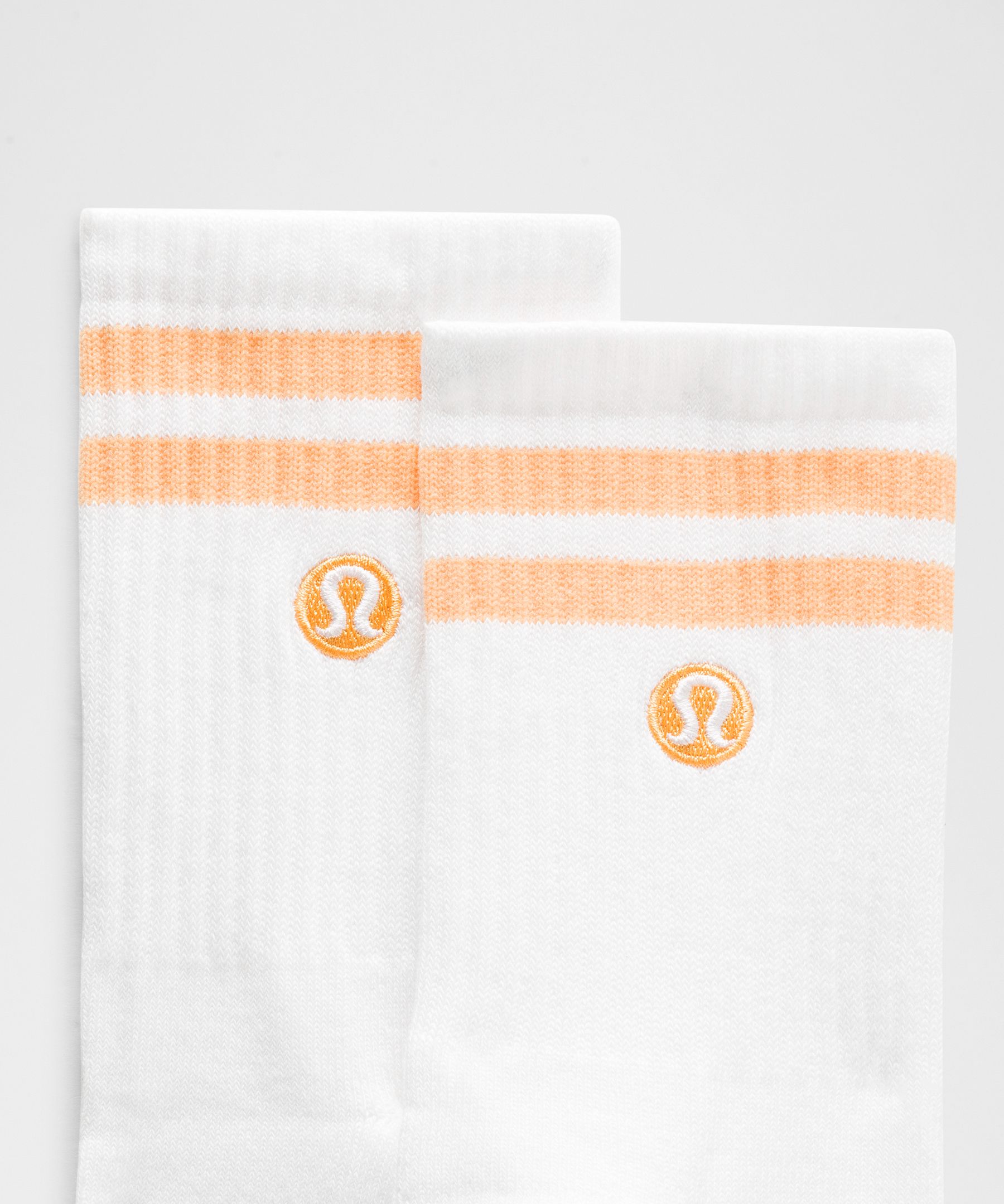 Lululemon Unisex Daily Essential Quarter Socks In White