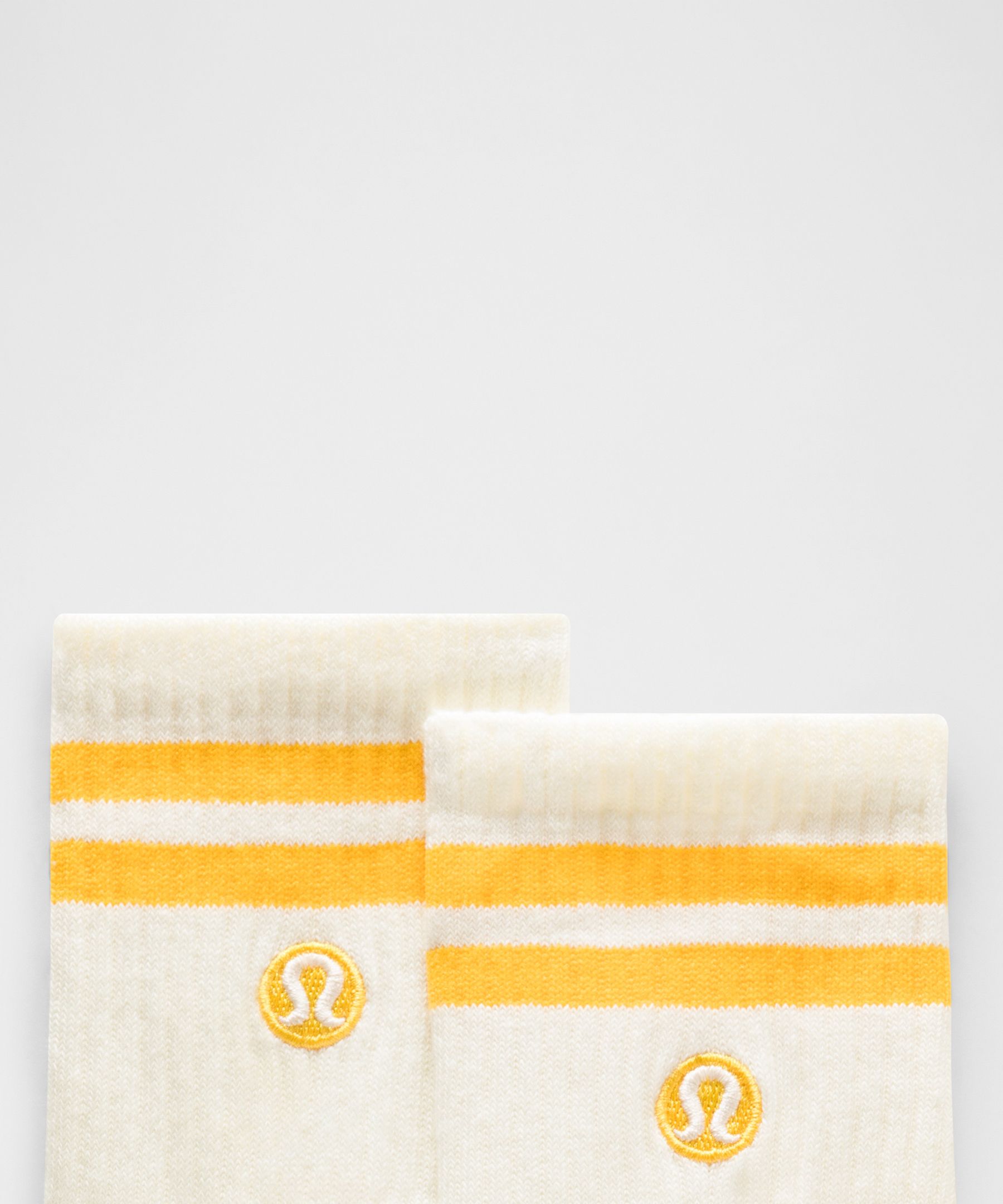 Calcetines unisex Daily Essential arriba del tobillo *Con rayas