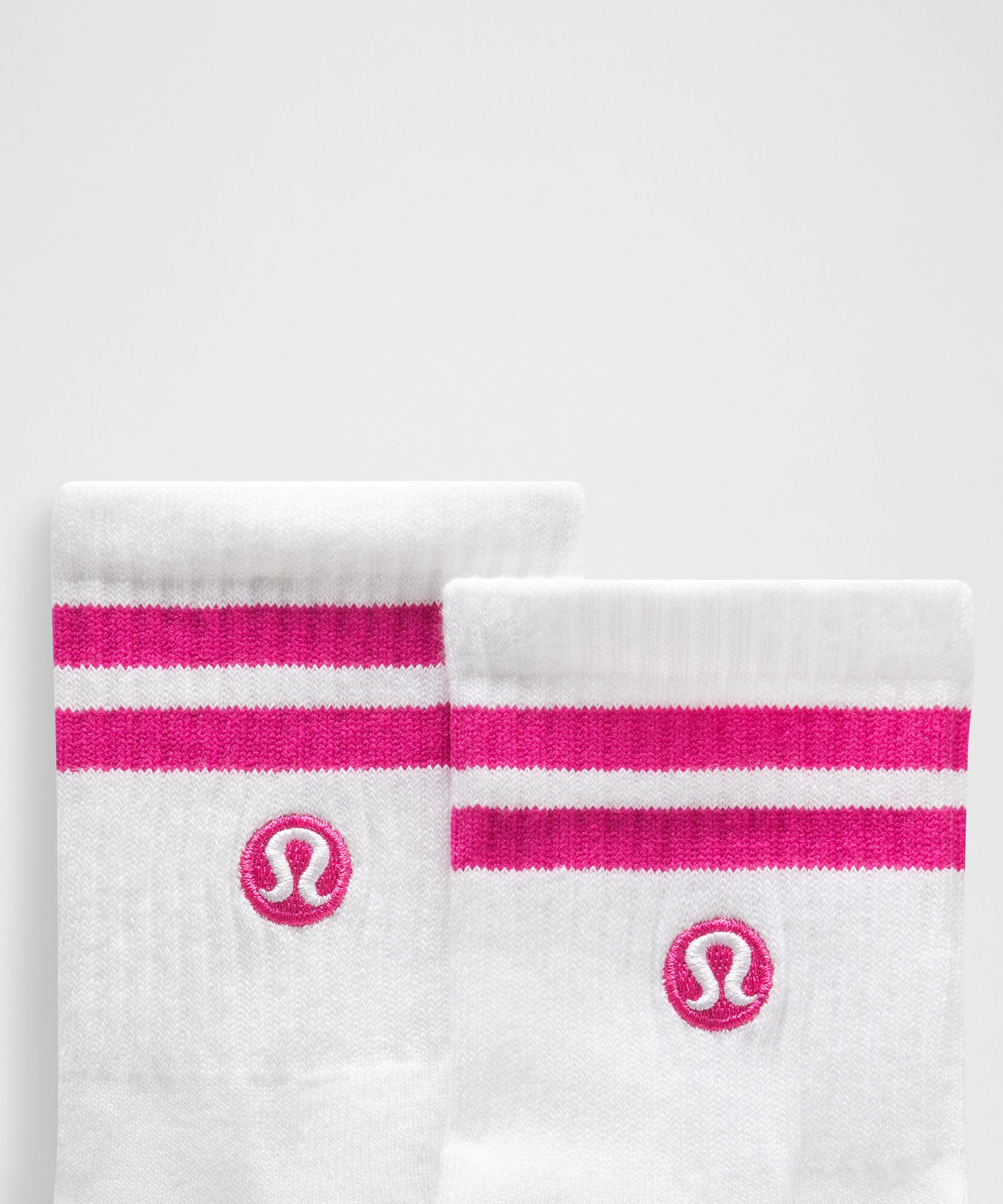 Calcetines unisex Daily Essential arriba del tobillo *Con rayas