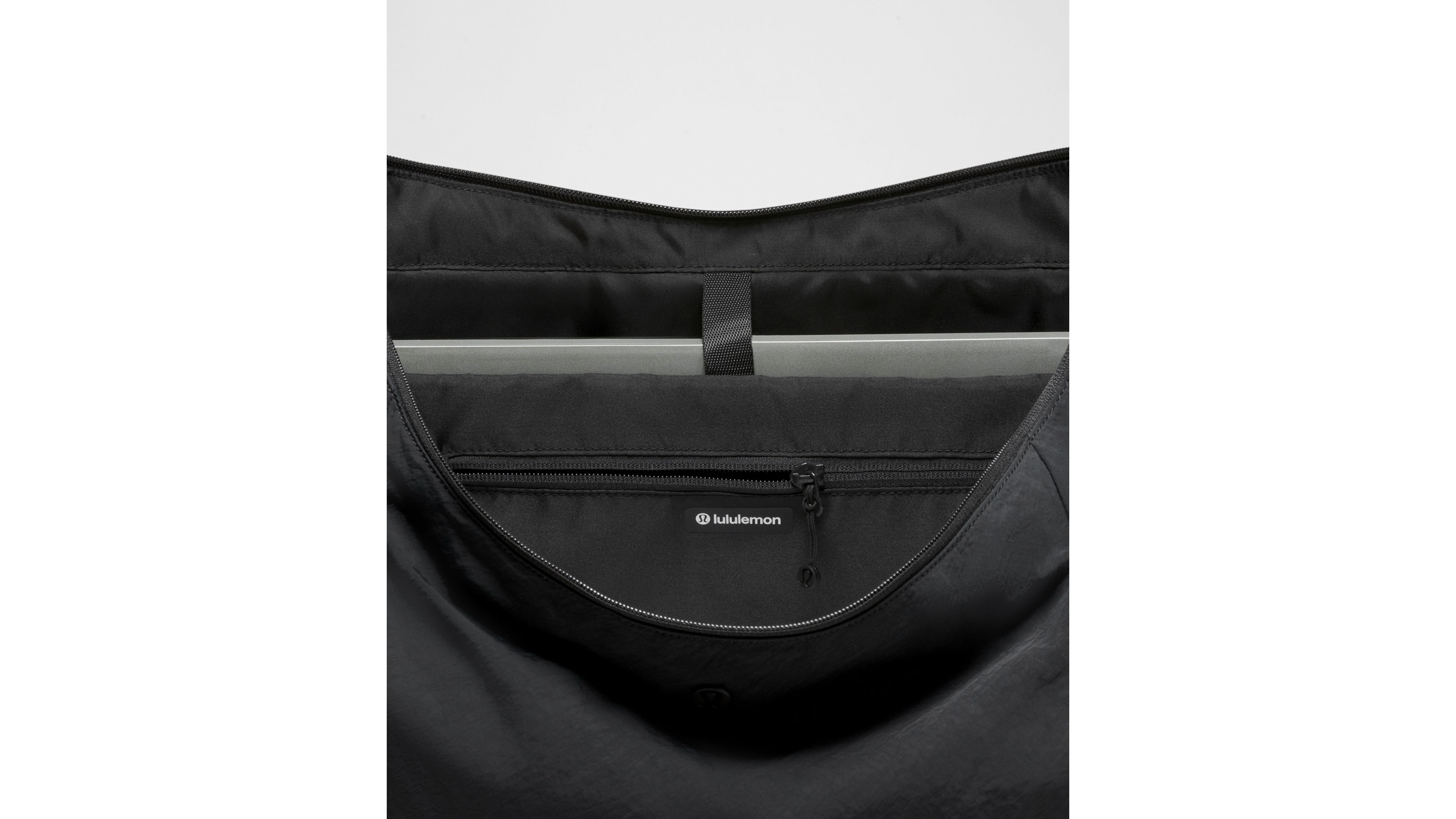 Extra-Large Slouchy Shoulder Bag 24L