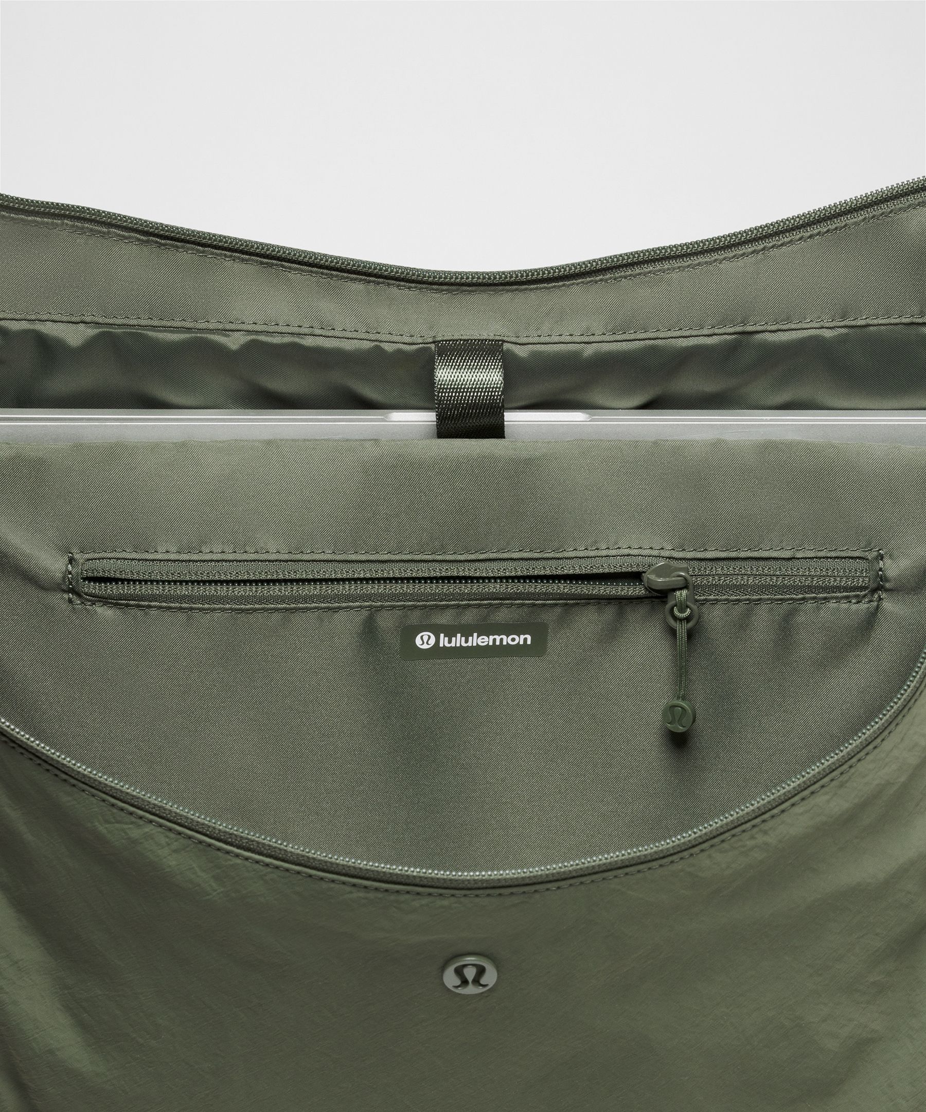 Extra-Large Slouchy Shoulder Bag 24L