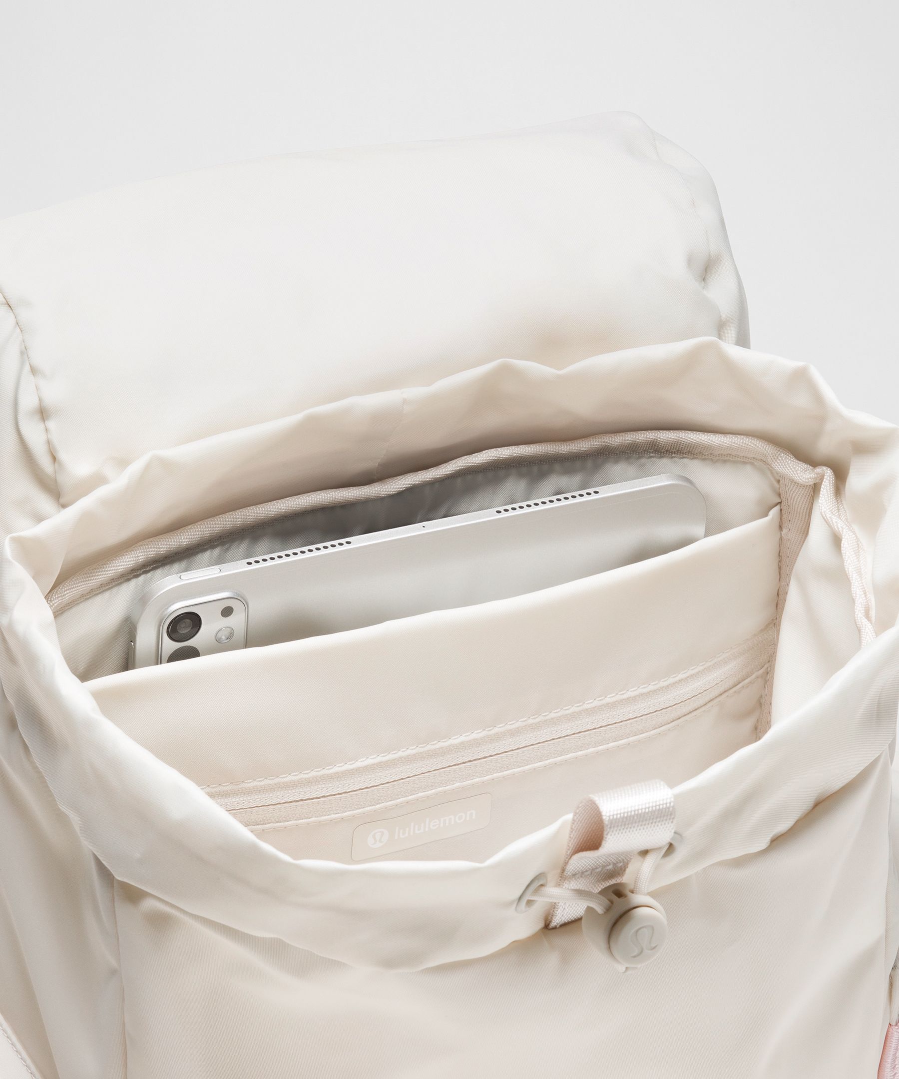 Wunderlust バックパック *ミニ 14L | バッグ | Lululemon JP