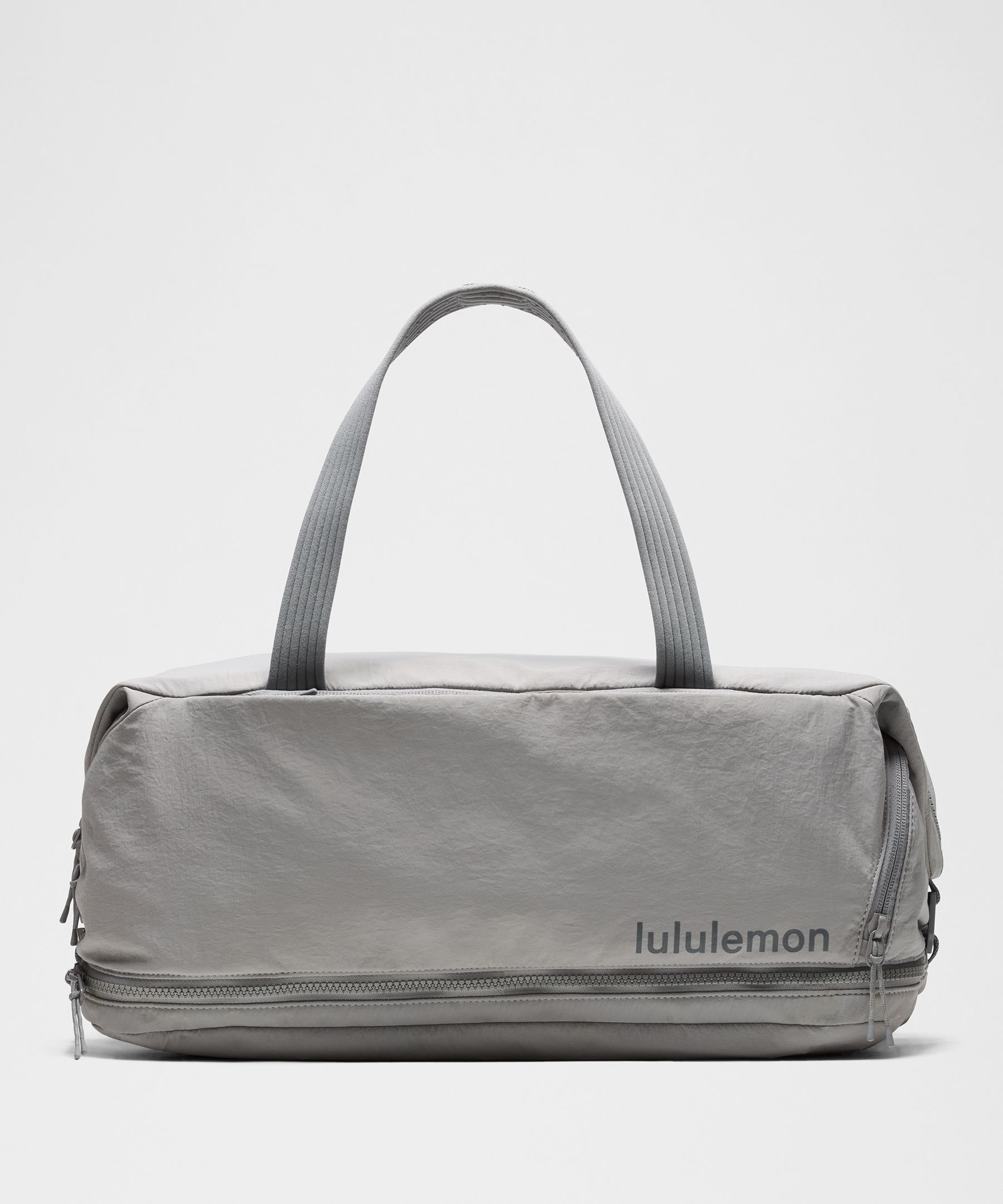 lululemon – 3-in-1 Gym Duffle Bag 30L – Color Grey