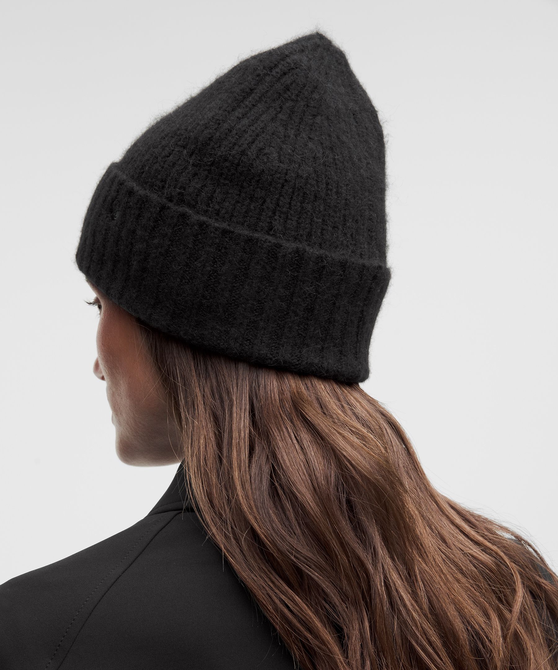 Gorro de punto acanalado con borde ancho