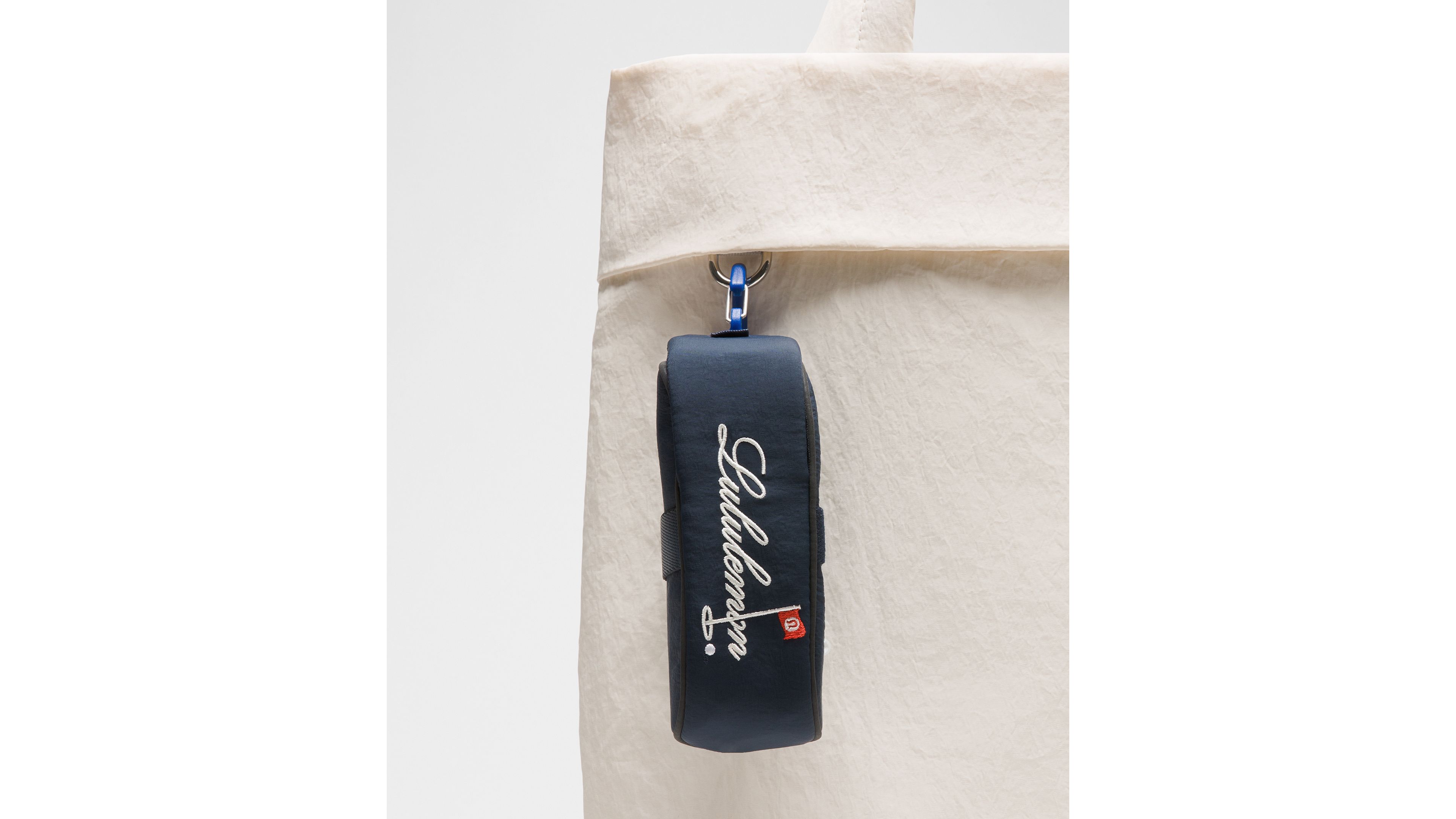 Clippable Nano Golf Pouch *Golf Flag