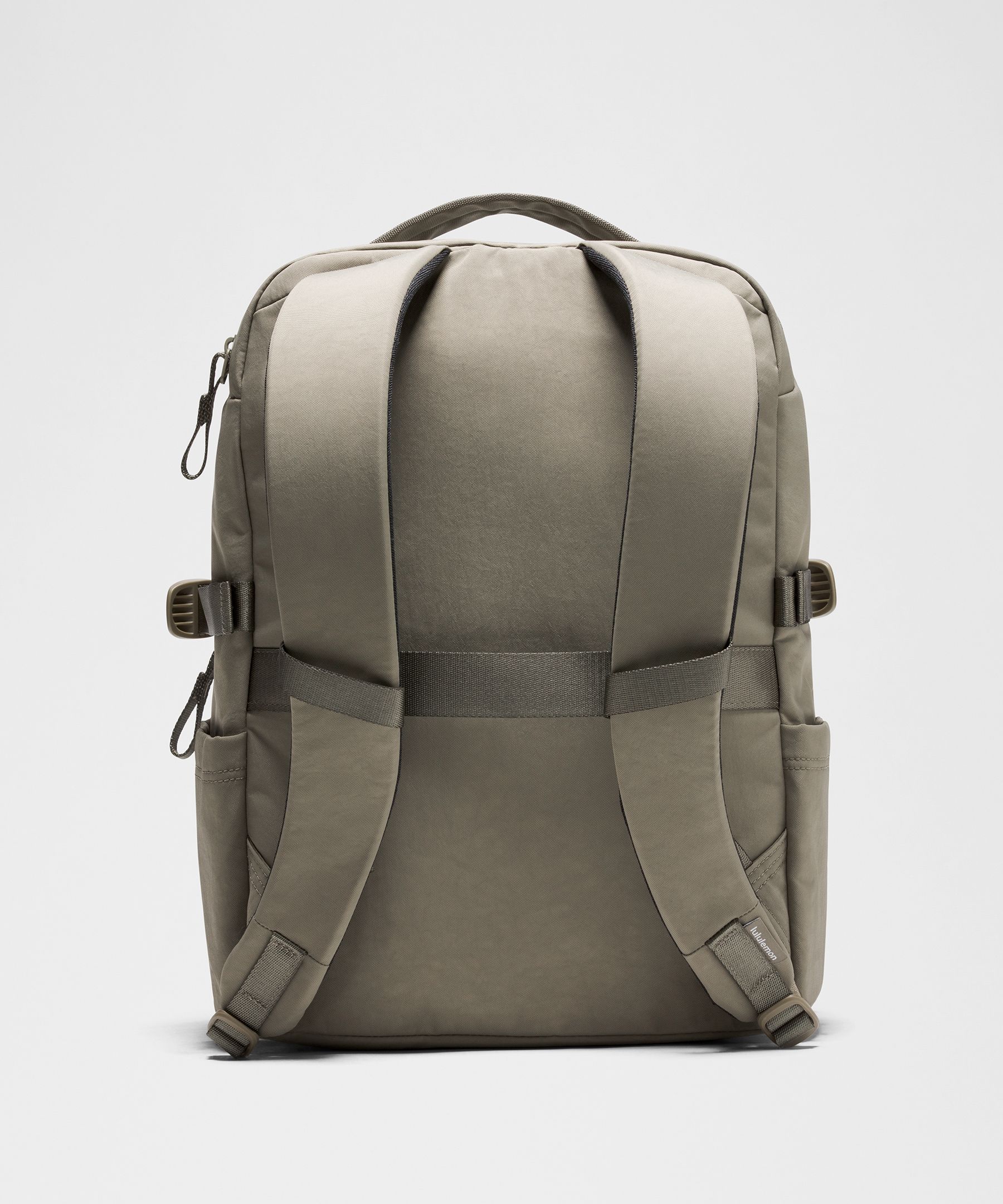 New Crew バックパック 22L