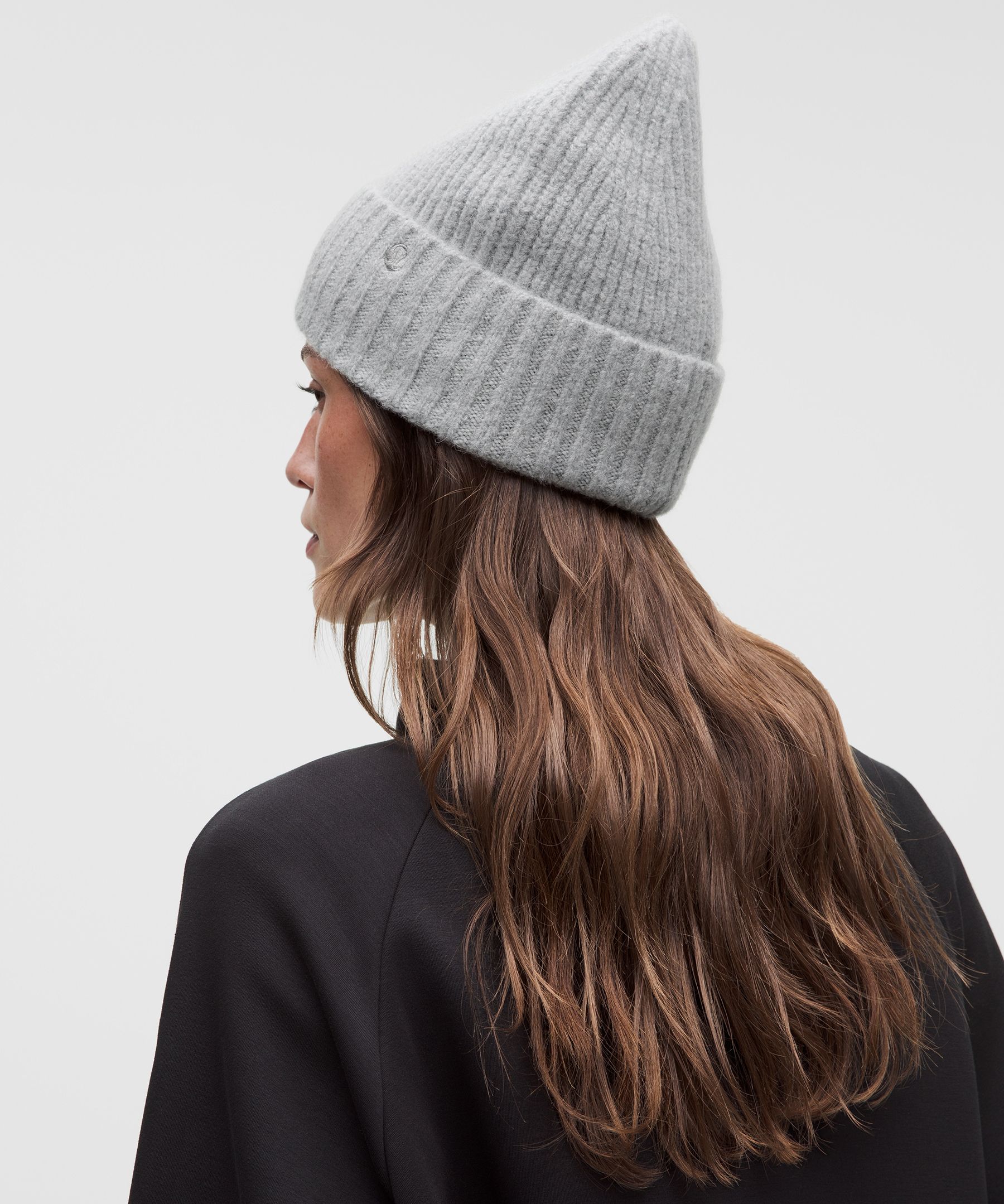 Gorro de punto acanalado con borde ancho