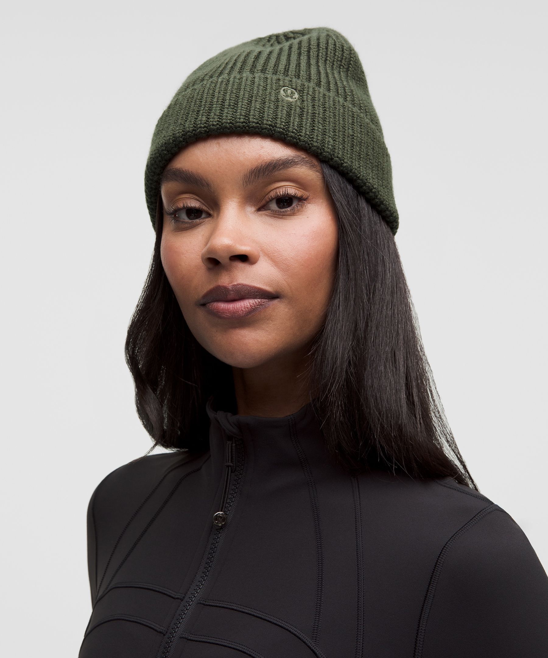 Gorro de mezcla de lana con tejido acanalado ajustado *Logo bordado