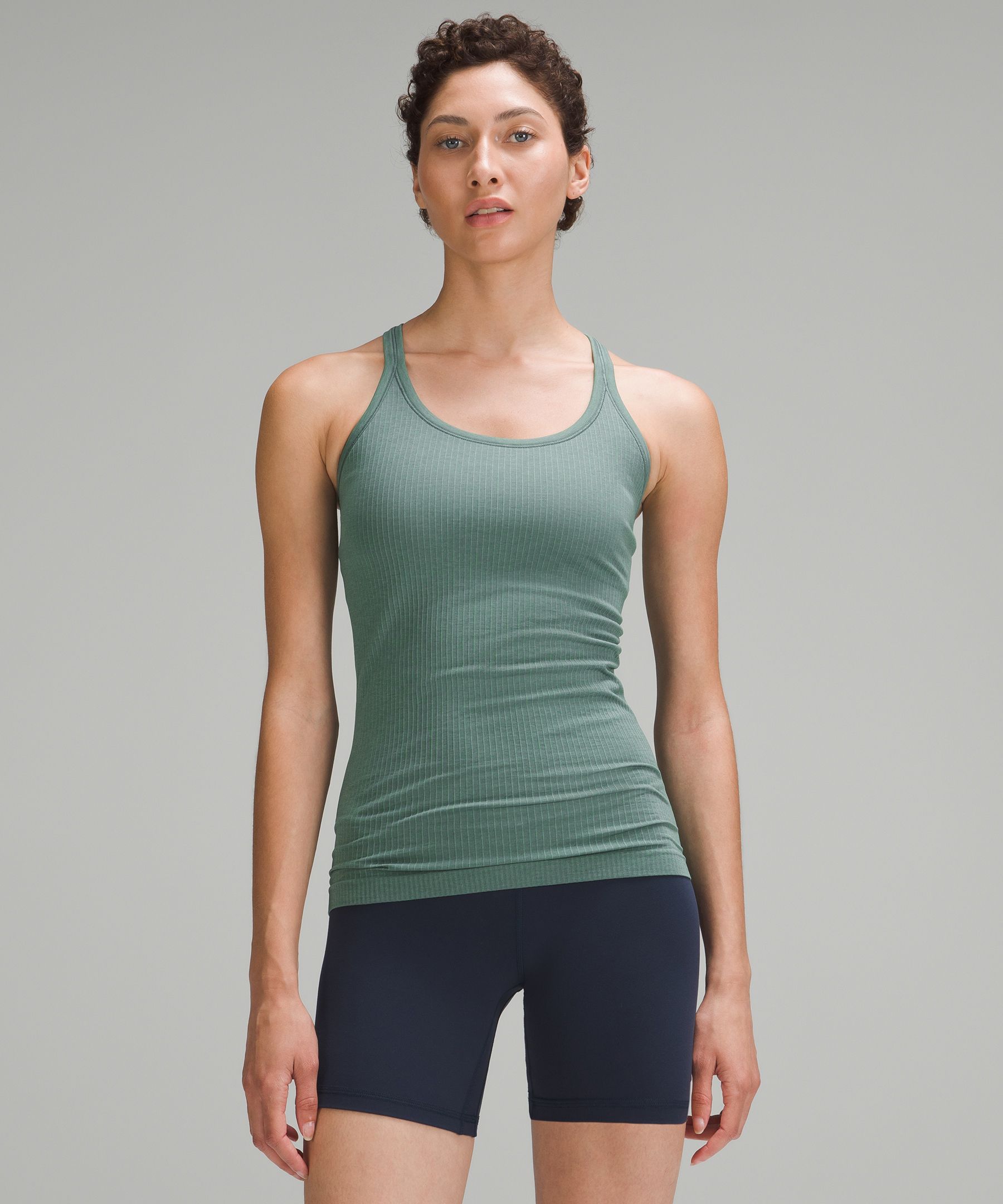 https://images.lululemon.com/is/image/lululemon/LW1AX1S_026839_1?size=800,800