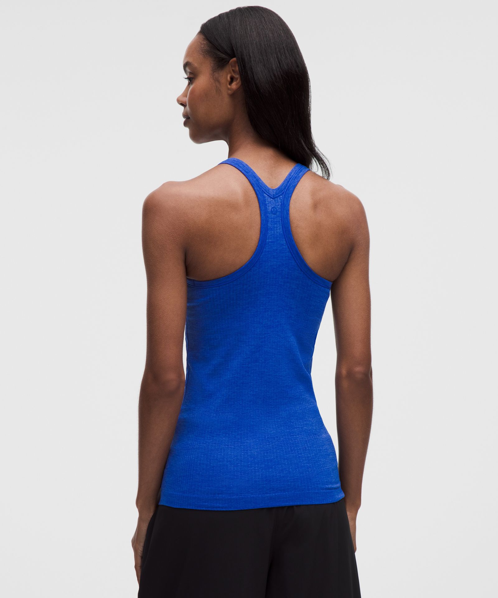 Женский топ Lululemon Ebb to Street со встроенным бра — фото 2