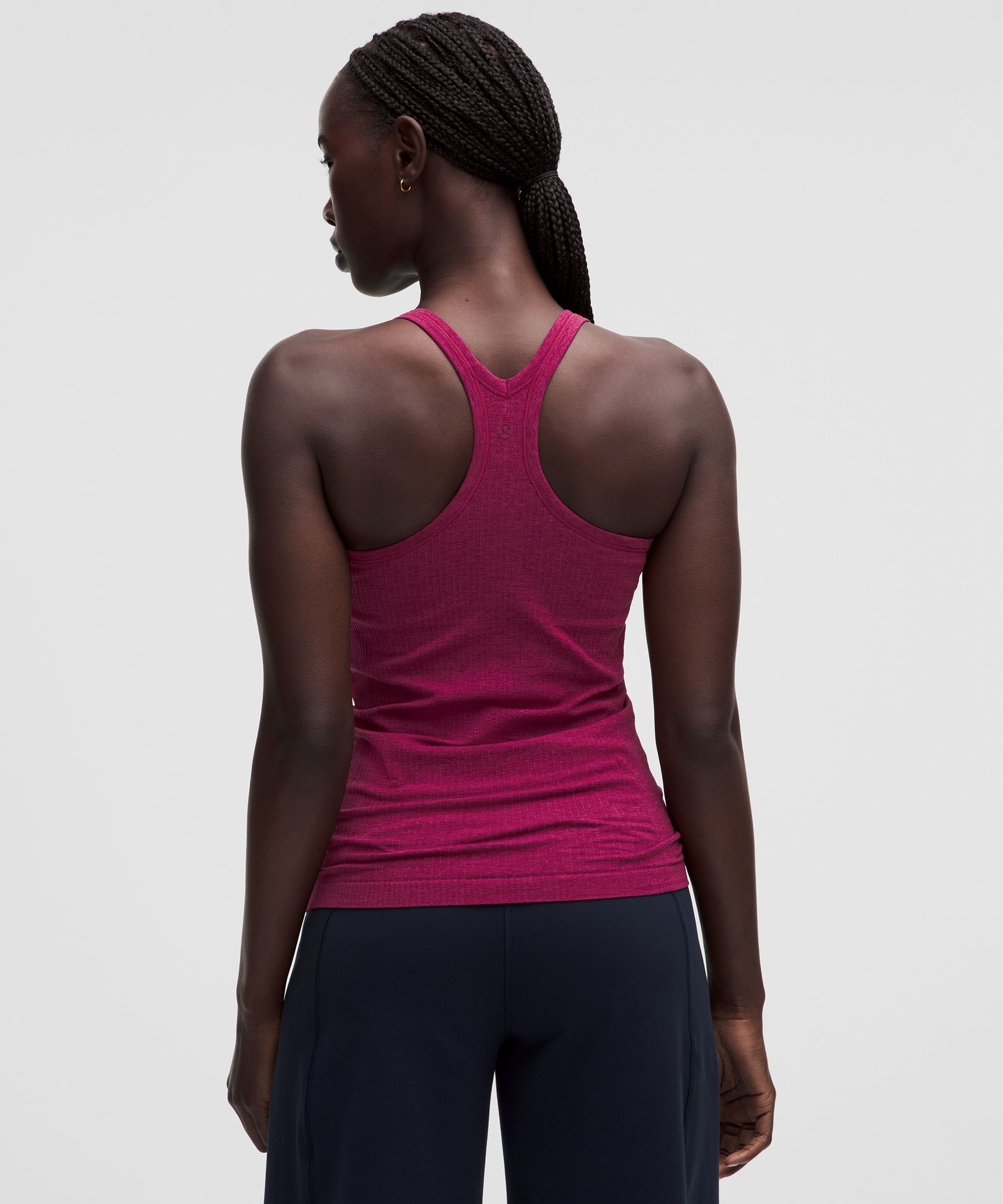 Tank top Ebb to Street con escote redondeado *Soporte ligero, copas B/C
