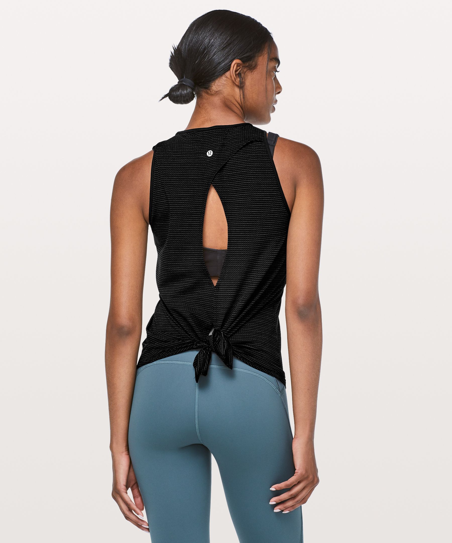 Lululemon open back tank w/ built in sports bra