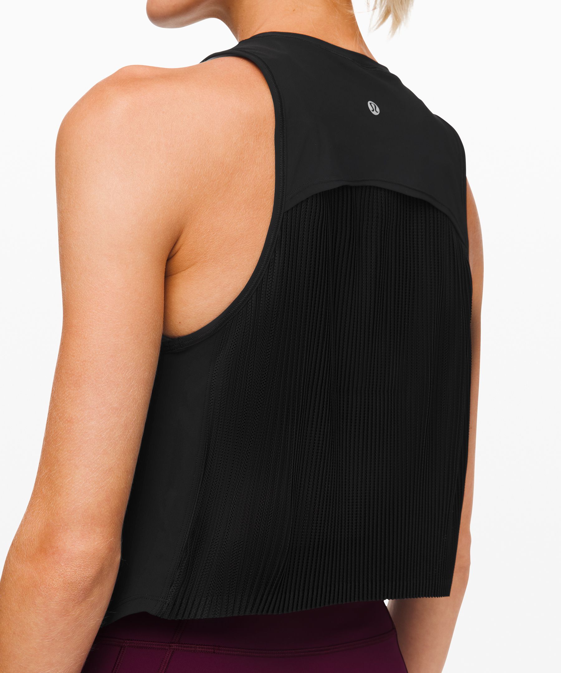 LULULEMON BLACK CITY PLEAT TANK SIZE 6– WEARHOUSE CONSIGNMENT