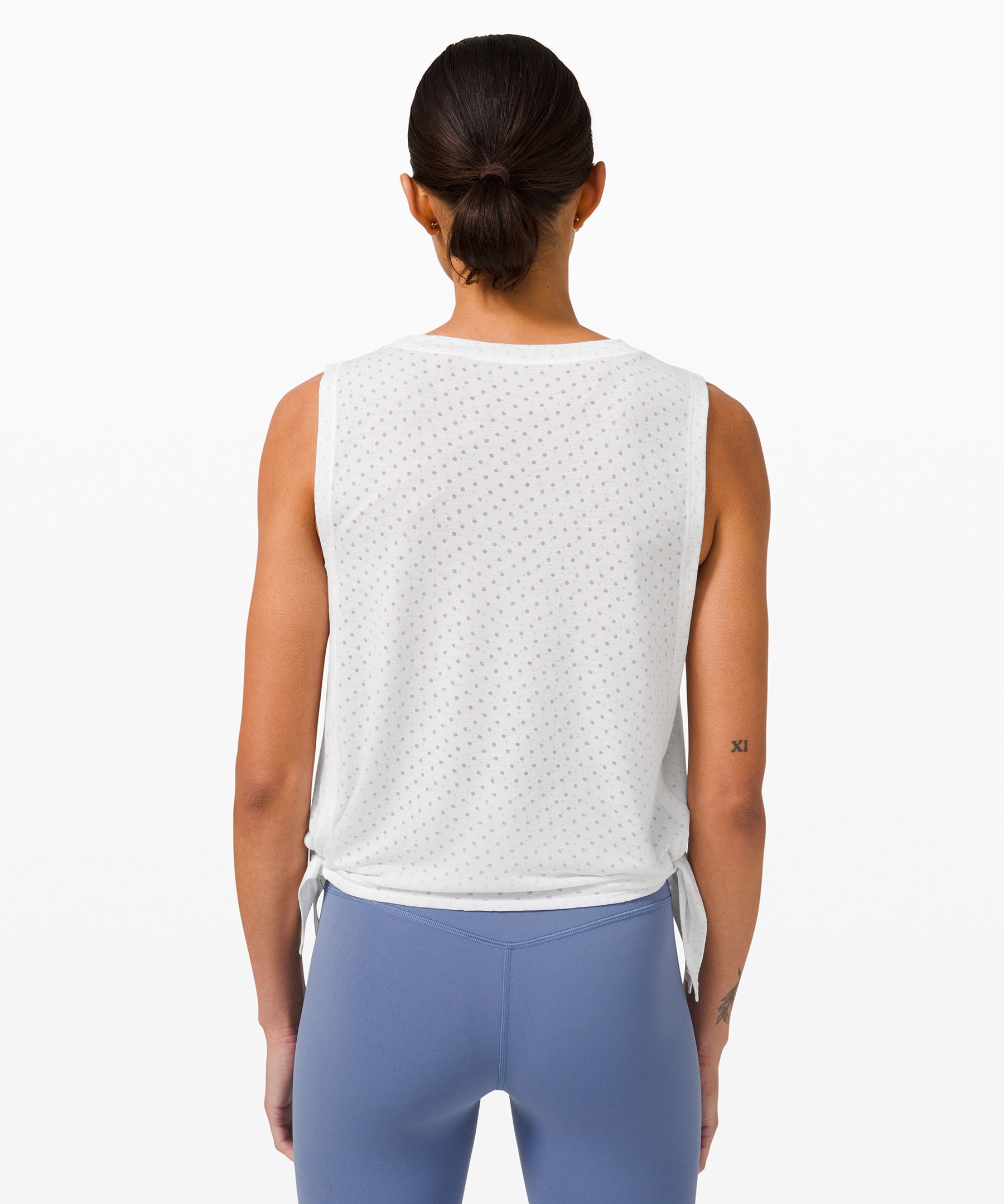 新 ★ルルレモン★ 4色 Trapeze Twist タンク 新 ☆ルルレモン☆ 4色 Trapeze Twist タンク (lululemon