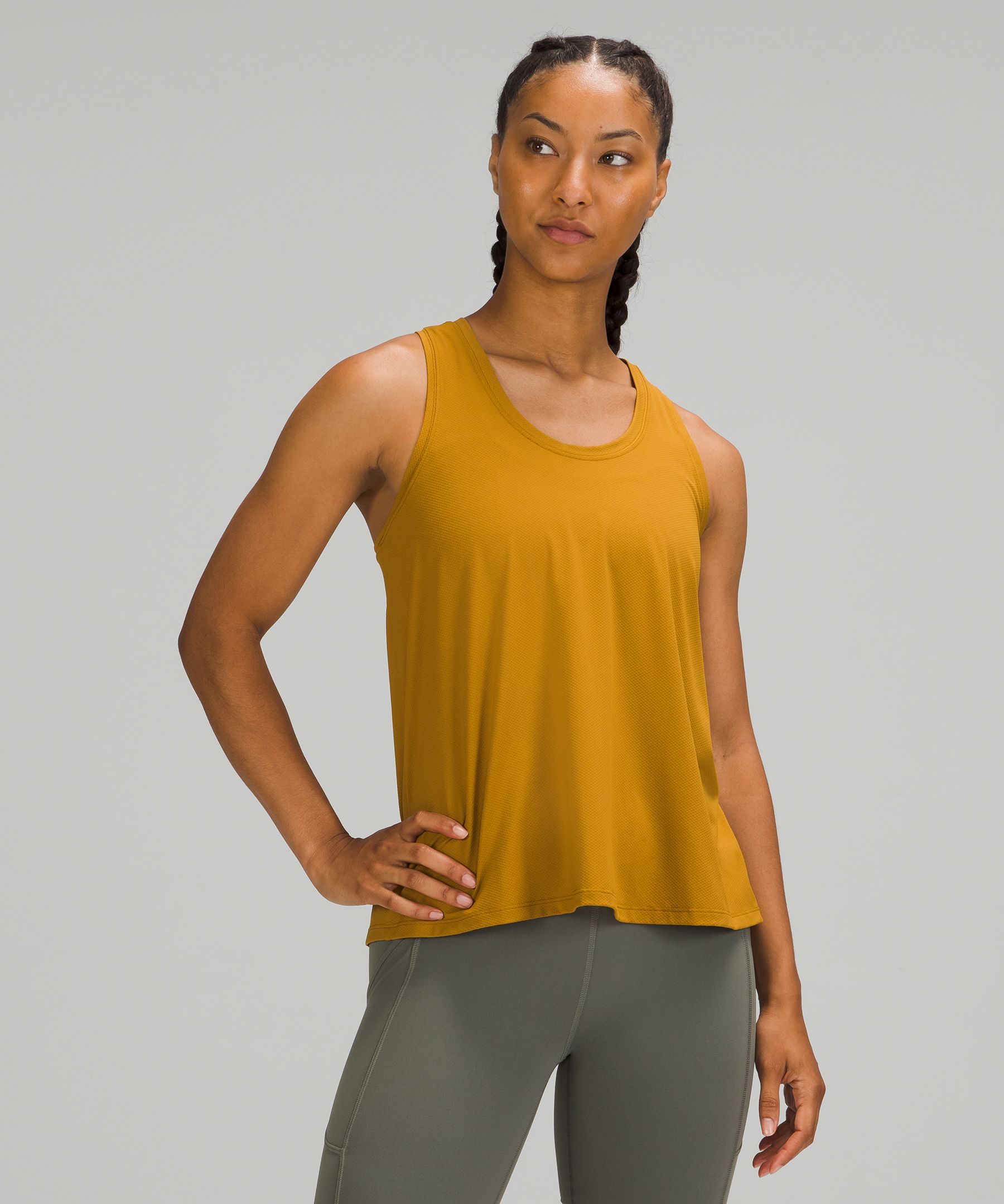  Lululemon Essential Tank Top Train (Wisteria Purple