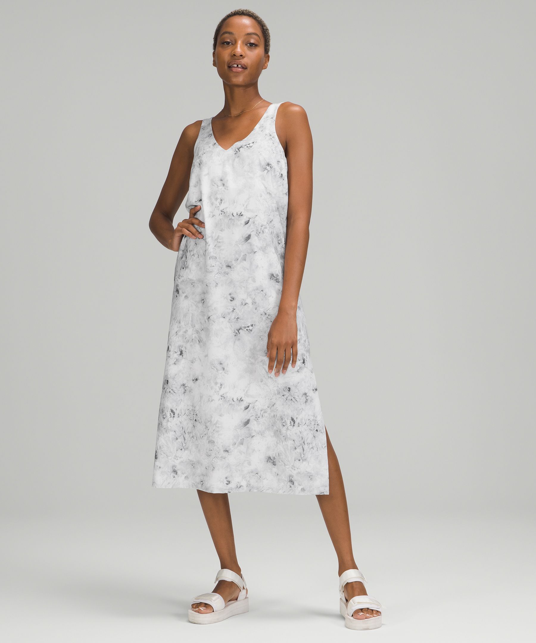 V-Neck Midi Dress | Lululemon EU