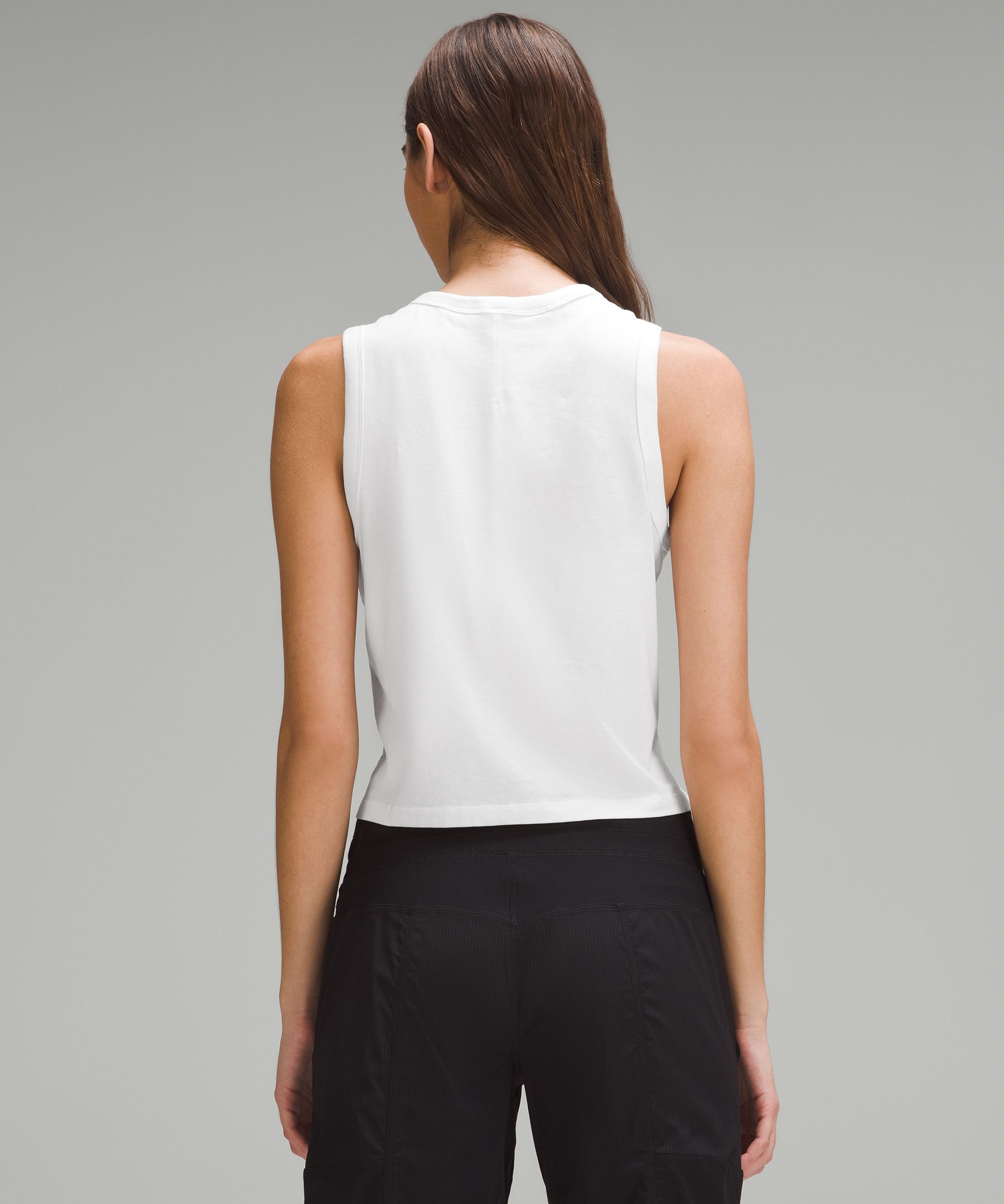 White sleeveless outlet tank top