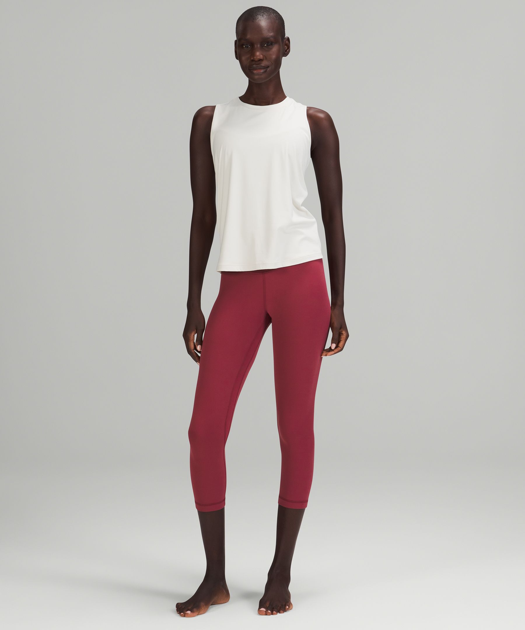 Nulu【lululemon】Retro Remix カップ付きトレーニング 半袖T Lululemon Nulu Cropped Short-Sleeve Shirt *Retro Remix Set