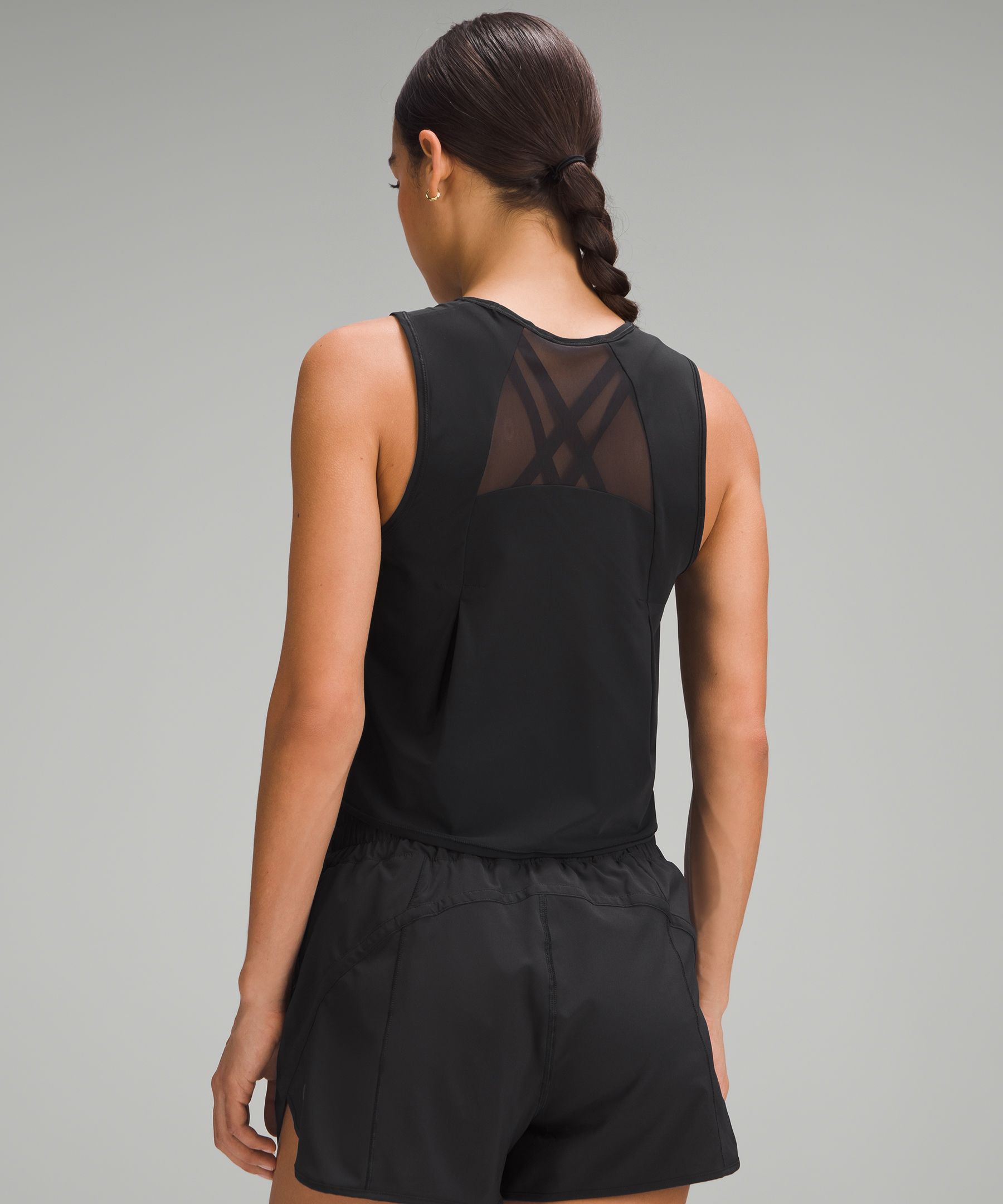 lululemon - Elite Eleven Crop Tank on Designer Wardrobe